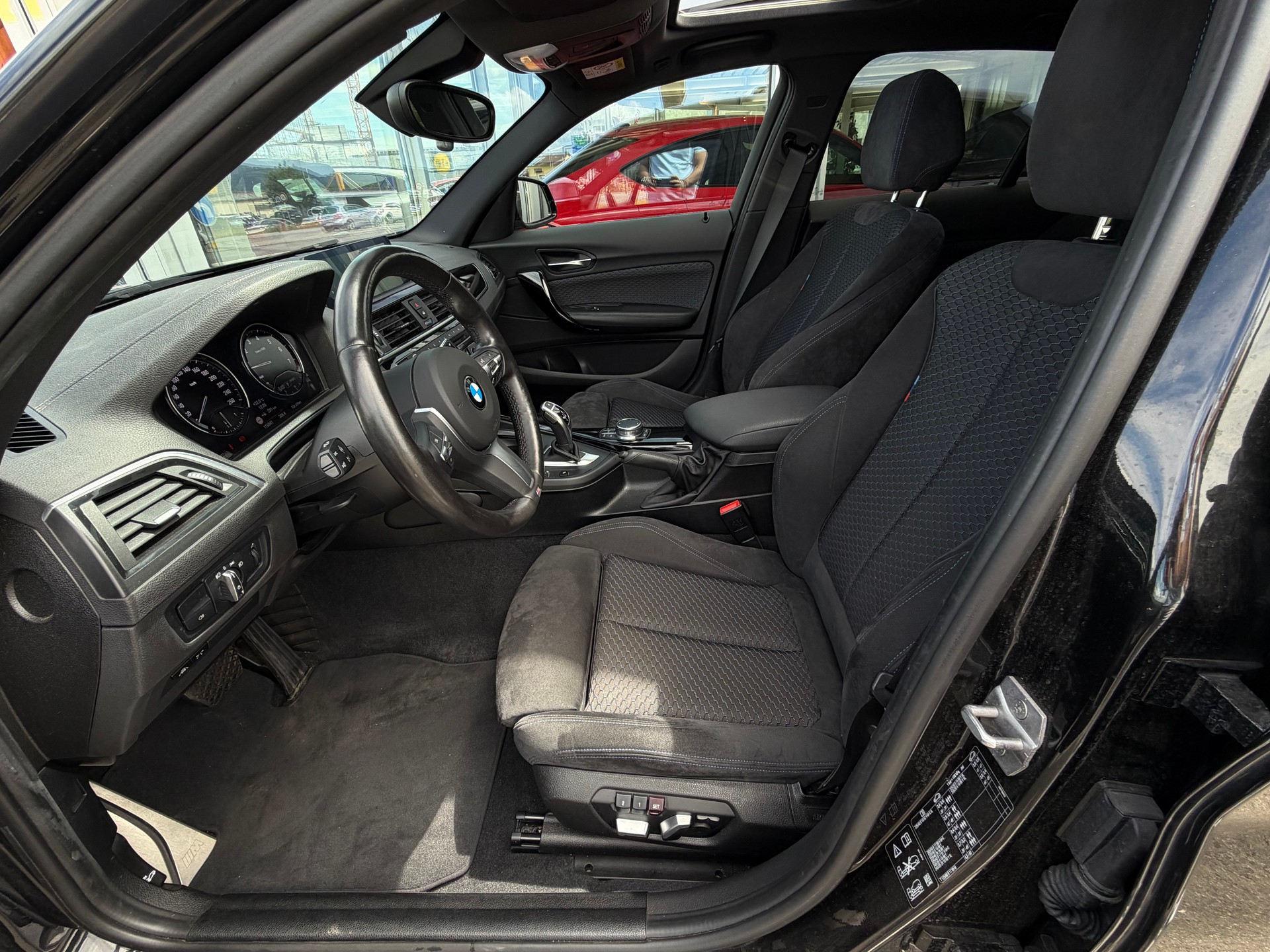 BMW M140i xDrive Steptronic-image-16