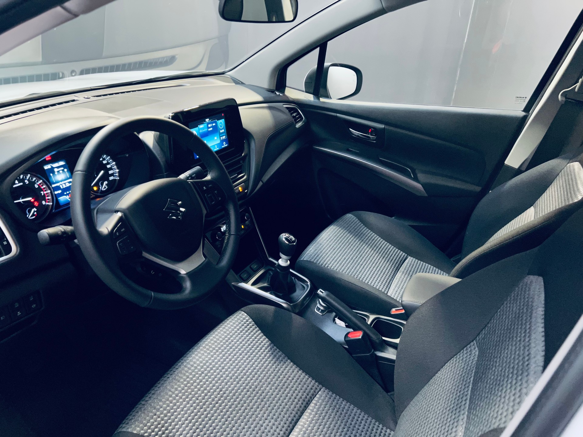 SUZUKI S-Cross 1.4 16V Compact+ MHD 4WD-image-12