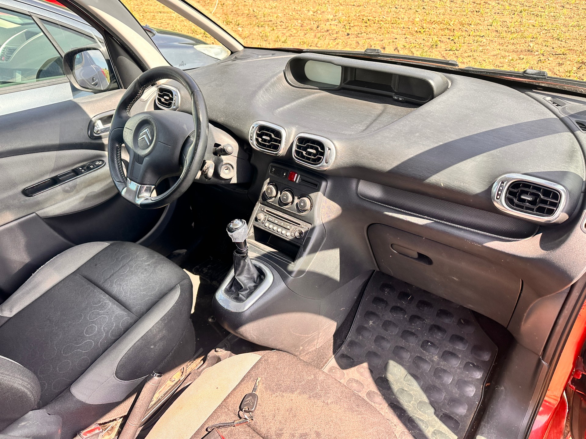 CITROEN C3 Picasso 1.6 HDi Exclusive-image-7