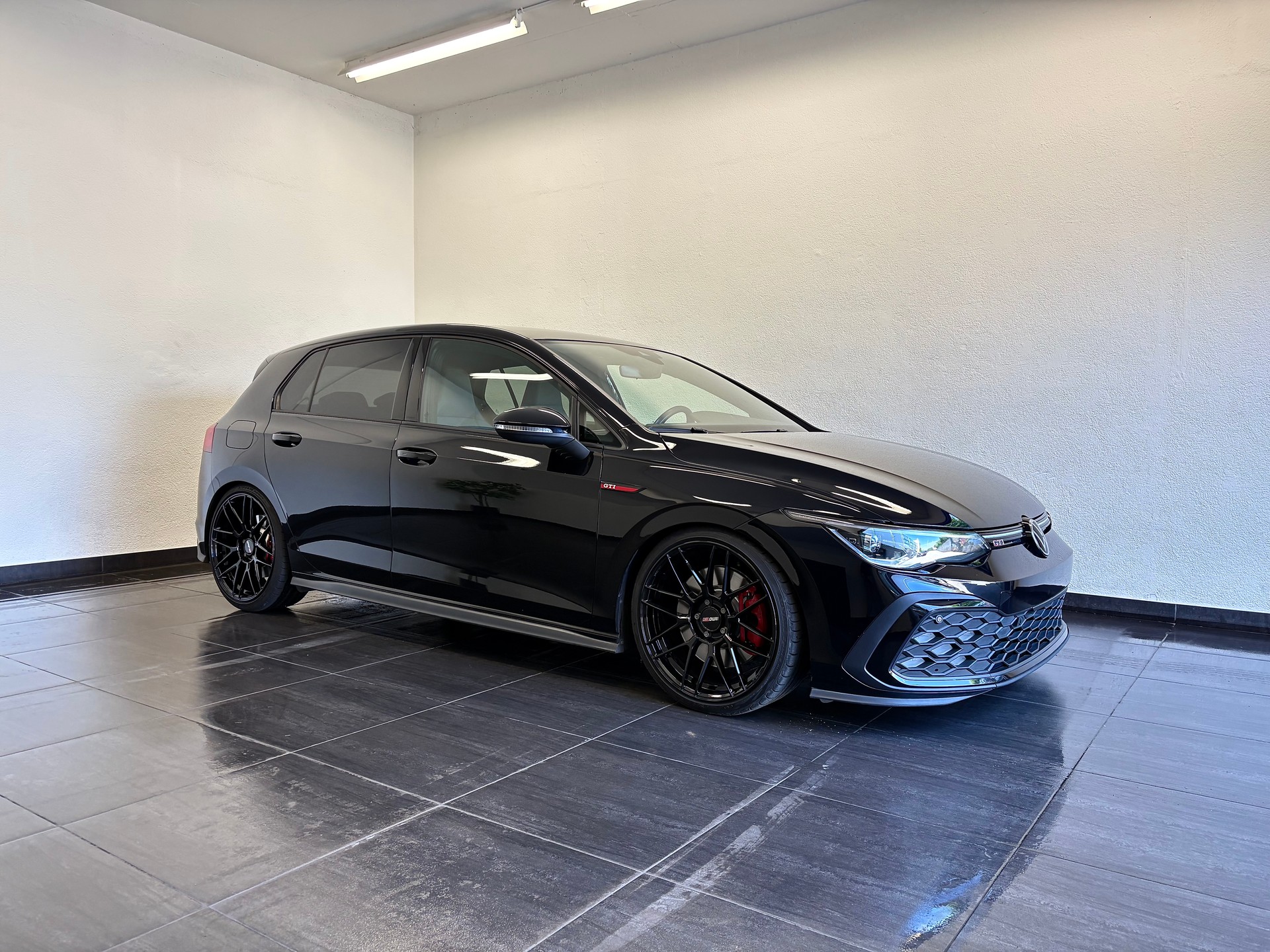 VW Golf 2.0 TSI GTI DSG "ALL BLACK"