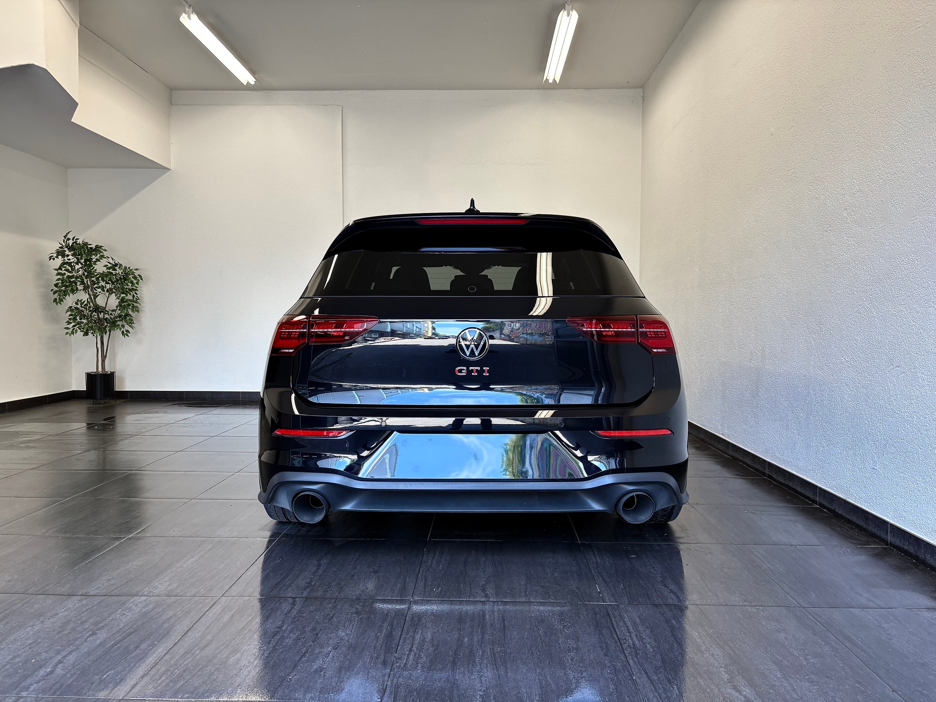VW Golf 2.0 TSI GTI DSG "ALL BLACK"-image-13
