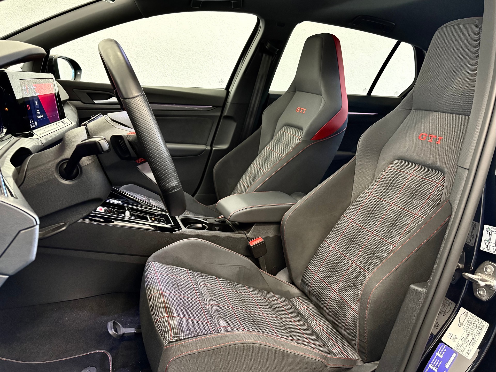 VW Golf 2.0 TSI GTI DSG "ALL BLACK"-image-23