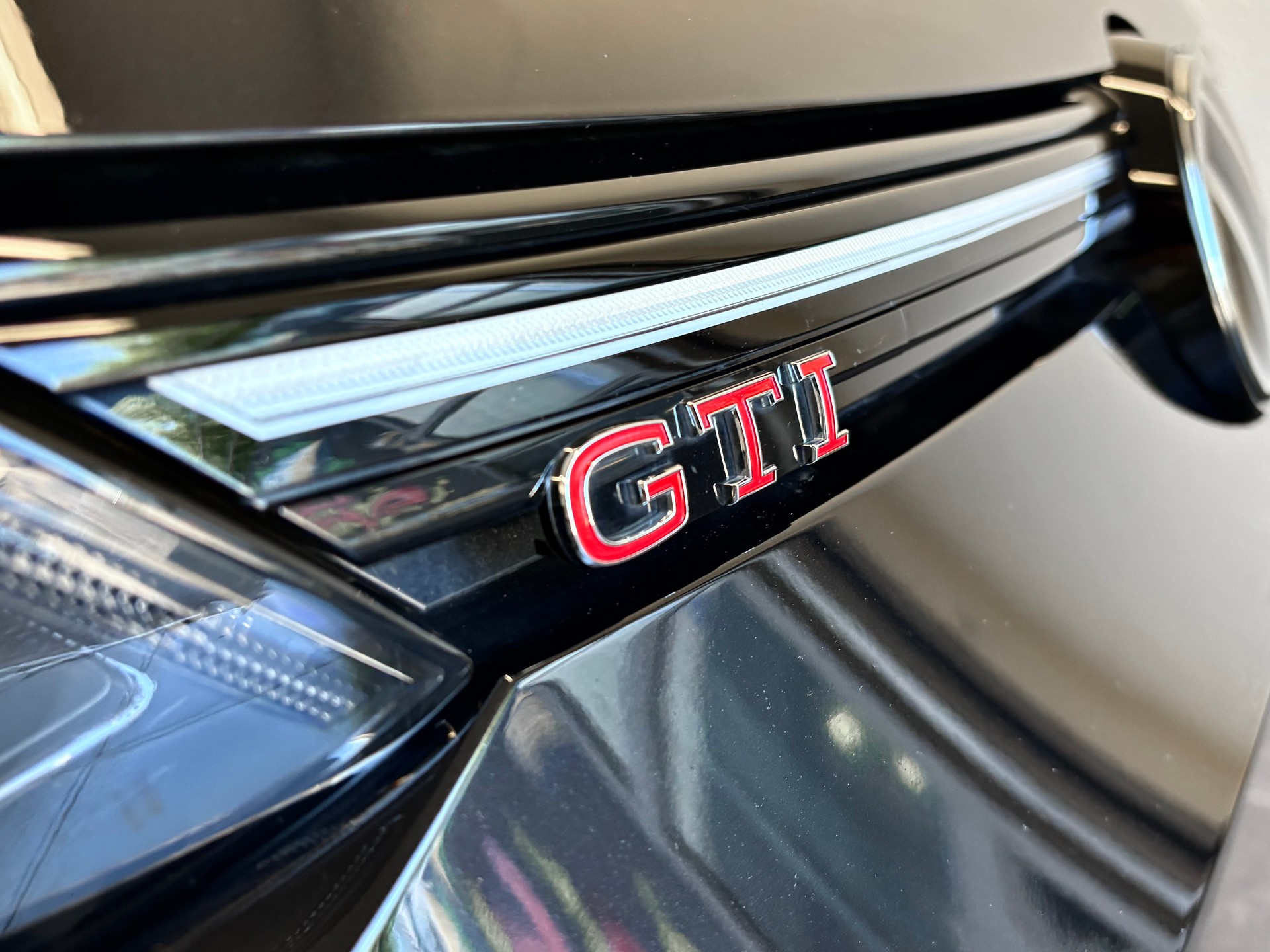 VW Golf 2.0 TSI GTI DSG "ALL BLACK"-image-4