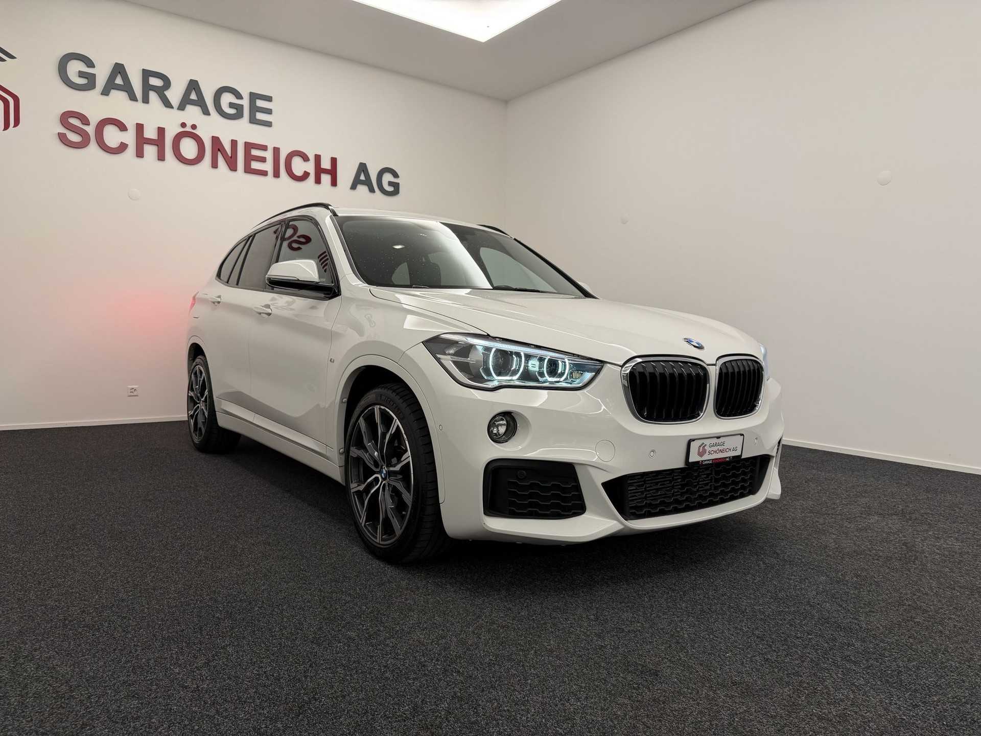 BMW X1 xDrive 25i M Sport Steptronic-showroom-element-2