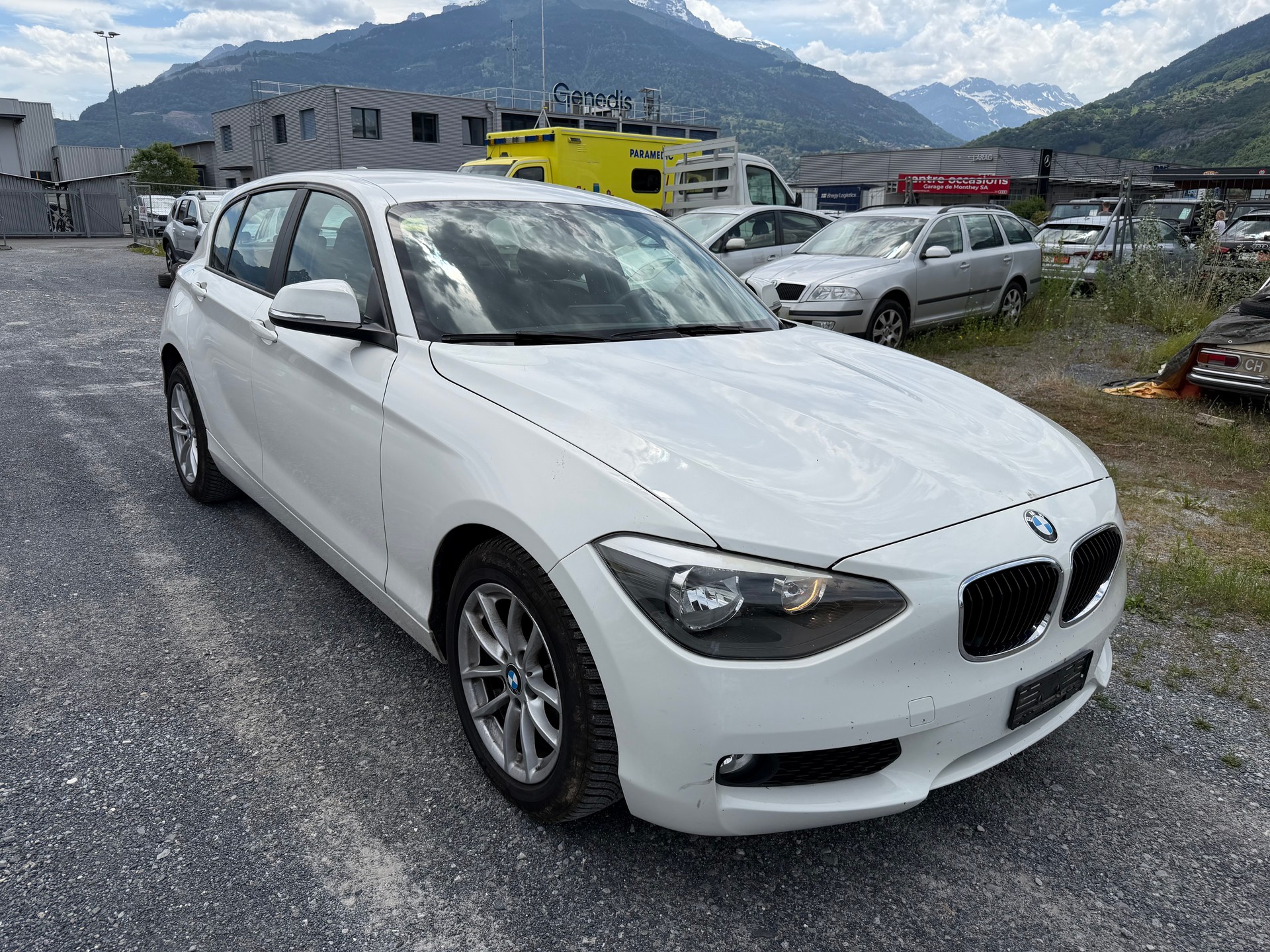 BMW 116i-image-2