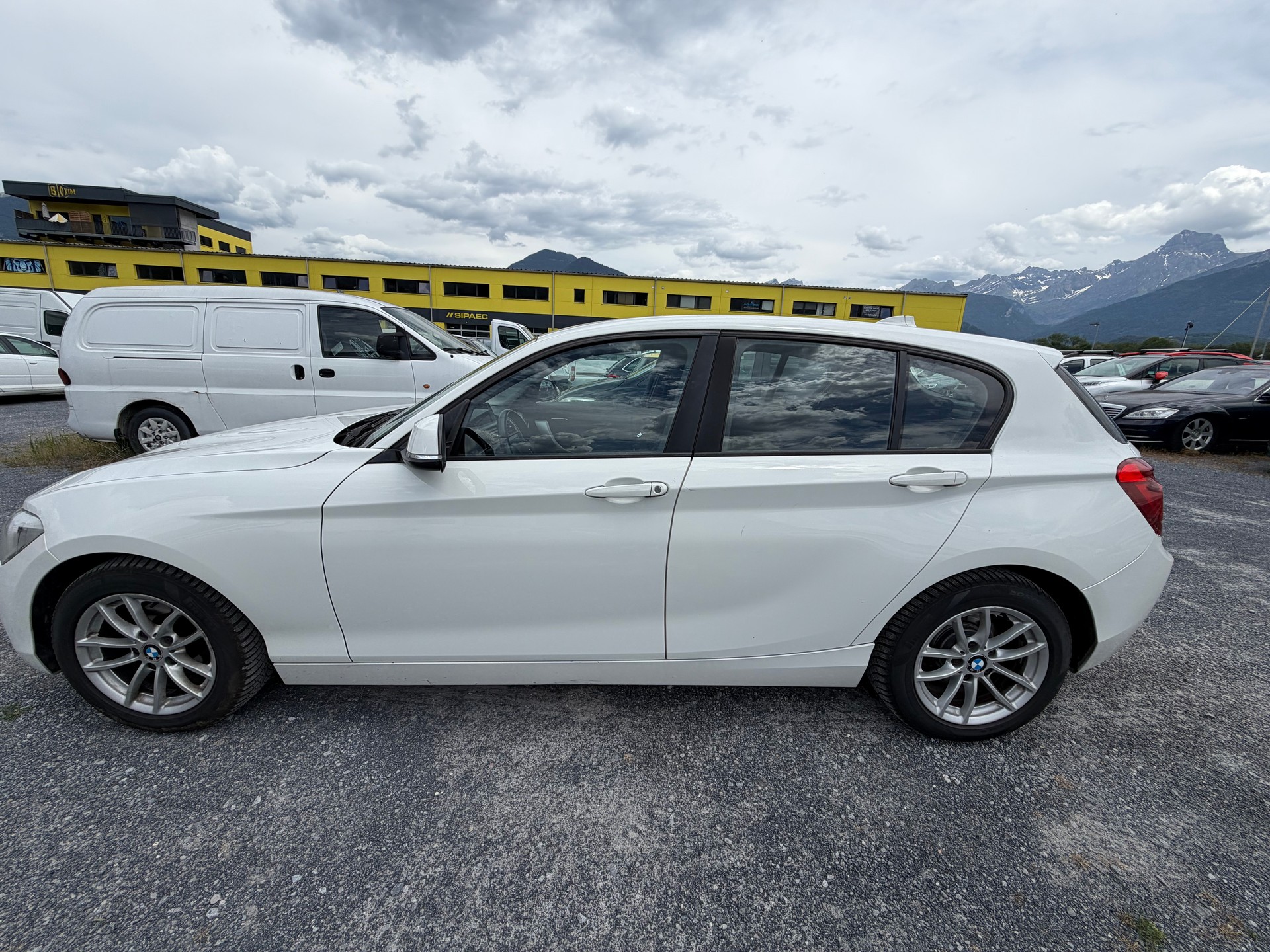 BMW 116i-image-7