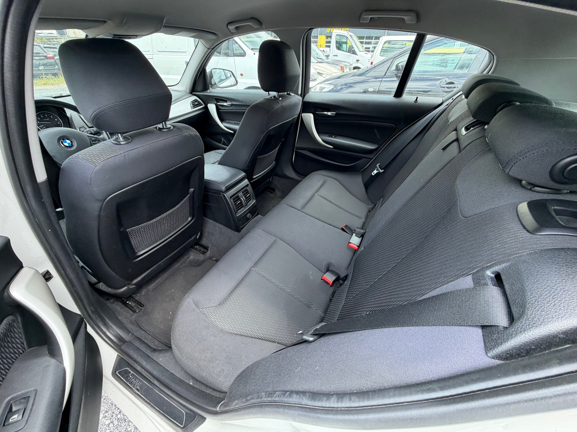 BMW 116i-image-8