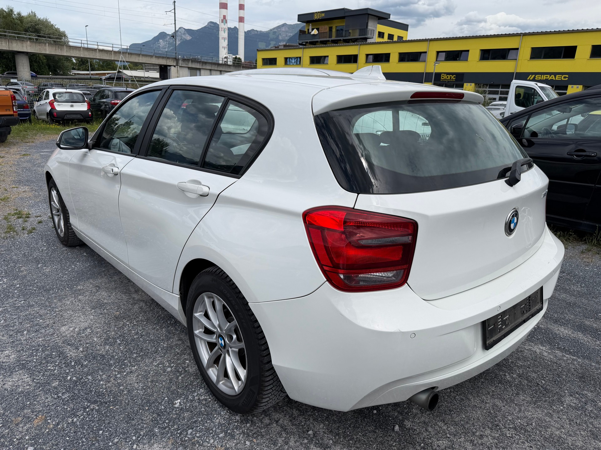 BMW 116i-image-6