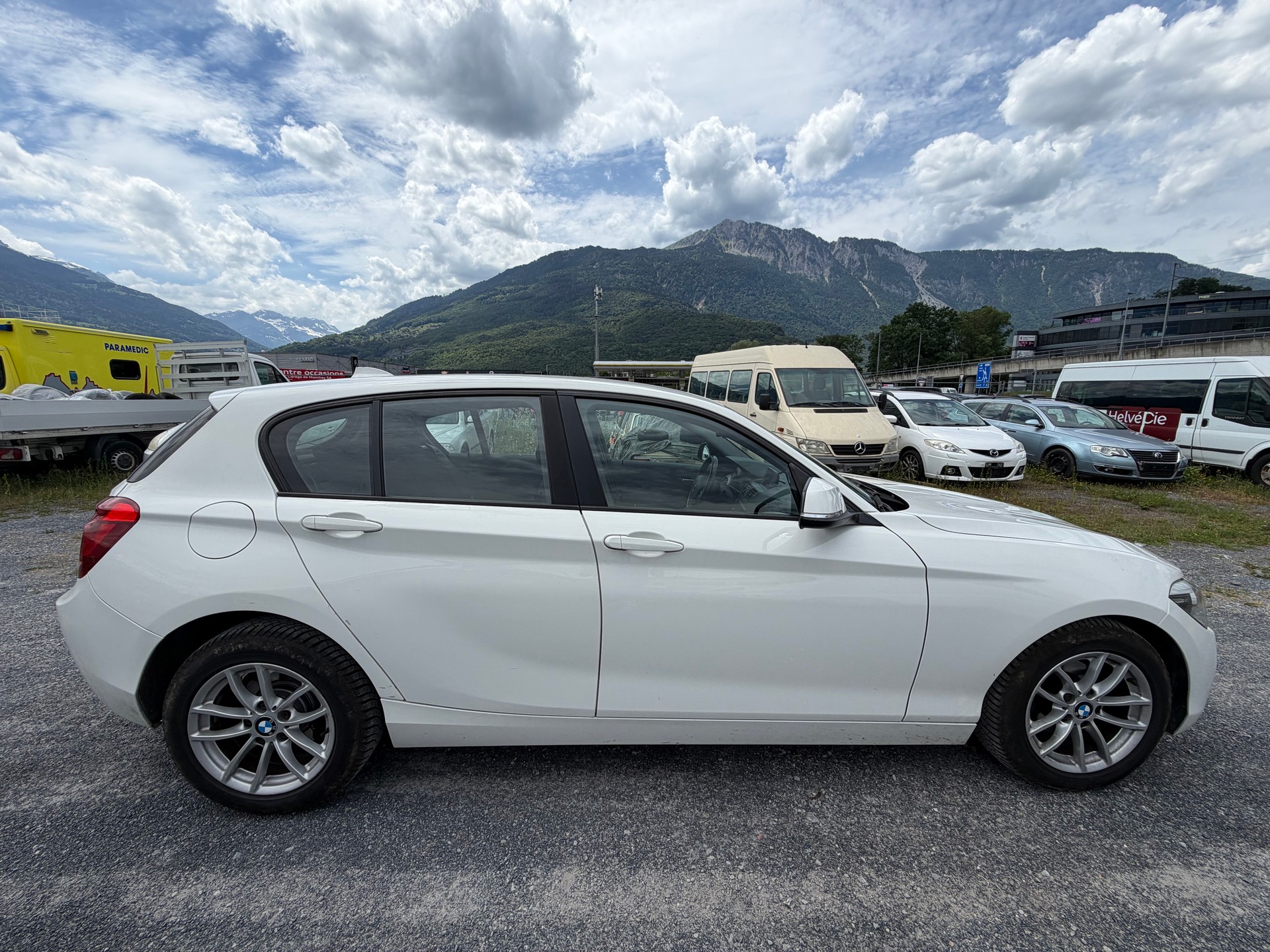 BMW 116i-image-3