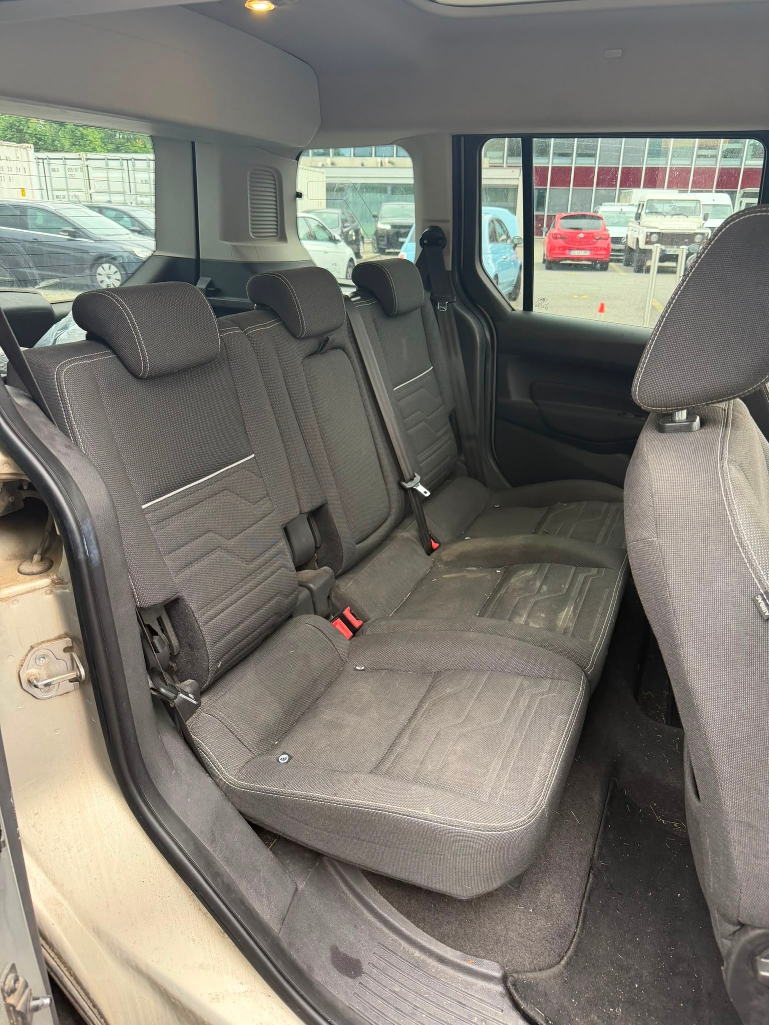 FORD Tourneo Connect 1.0 SCTi Titanium-image-7