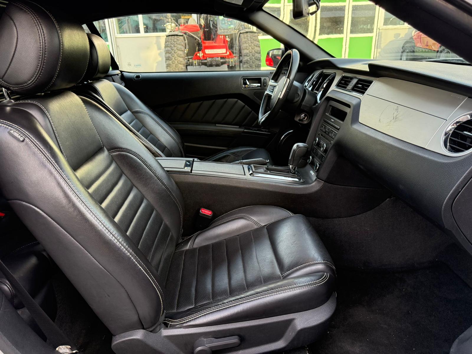 FORD MUSTANG 3.7 Cabrio-image-13