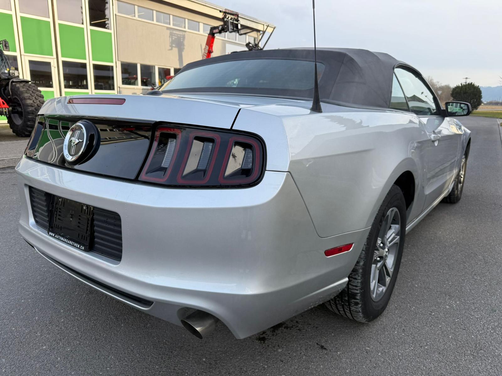 FORD MUSTANG 3.7 Cabrio-image-5