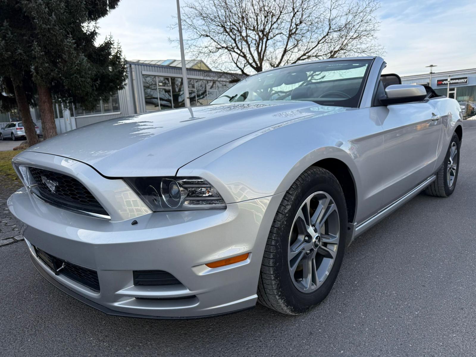 FORD MUSTANG 3.7 Cabrio-image-3
