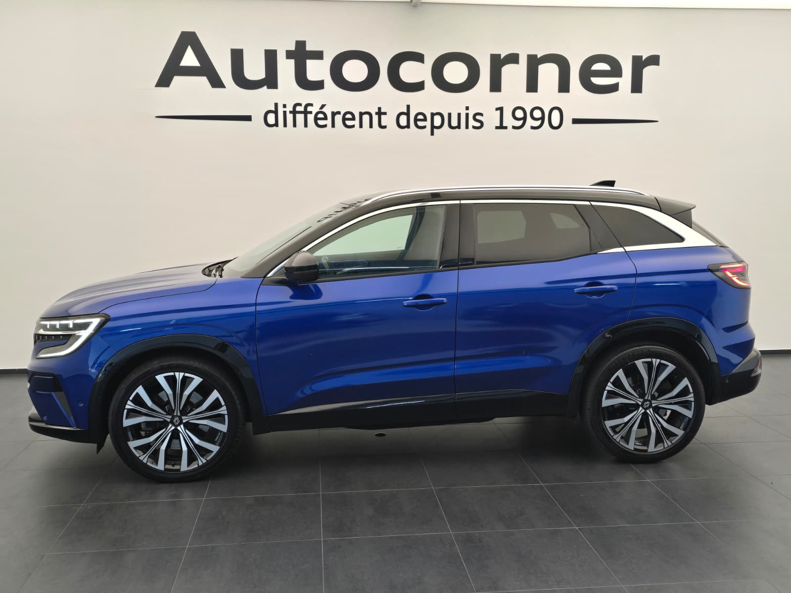RENAULT Austral 1.2 HEV 200 Iconic A-showroom-element-1