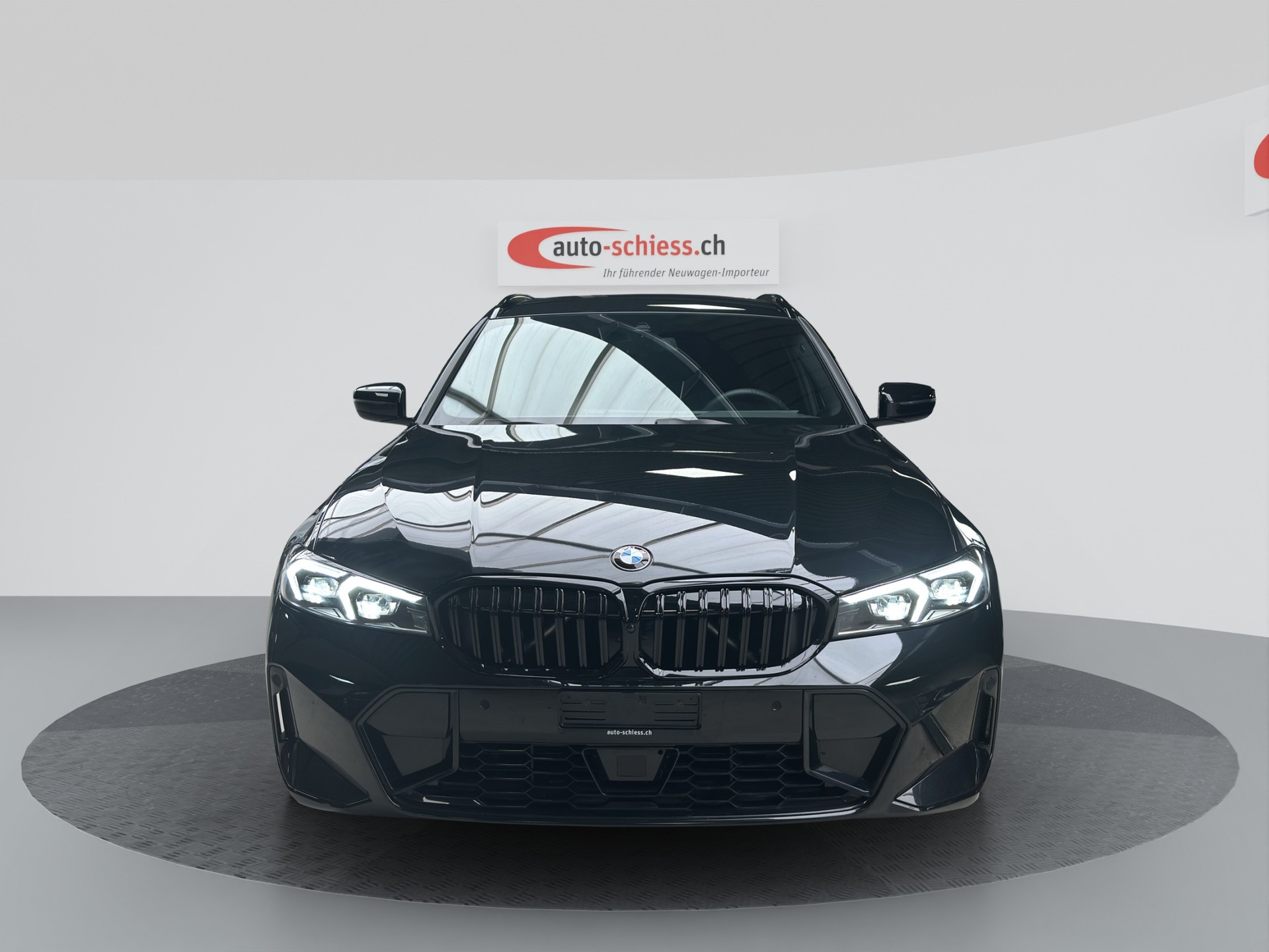 BMW 330i Touring xDrive Steptronic M Sport-image-1