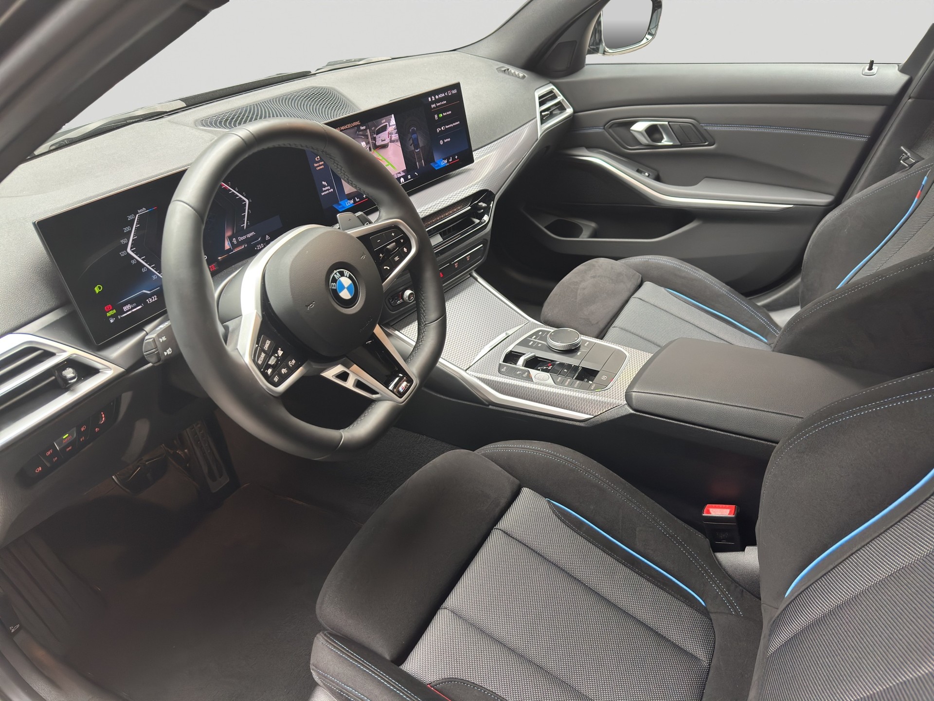 BMW 330i Touring xDrive Steptronic M Sport-image-6