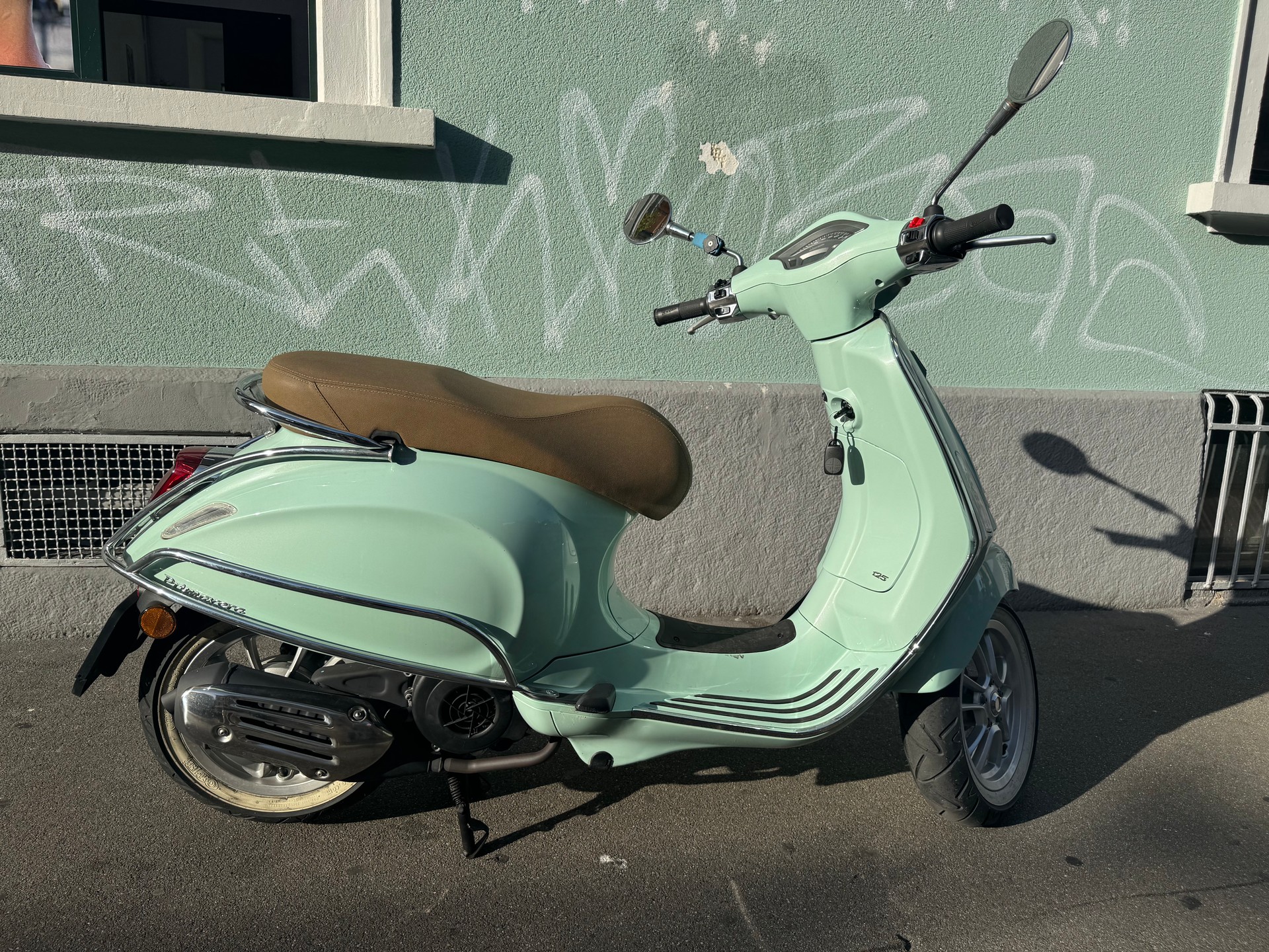 PIAGGIO Vespa Primavera 125 iGet - mintgrün/Weisswandreifen/Sturzbügel-image-3