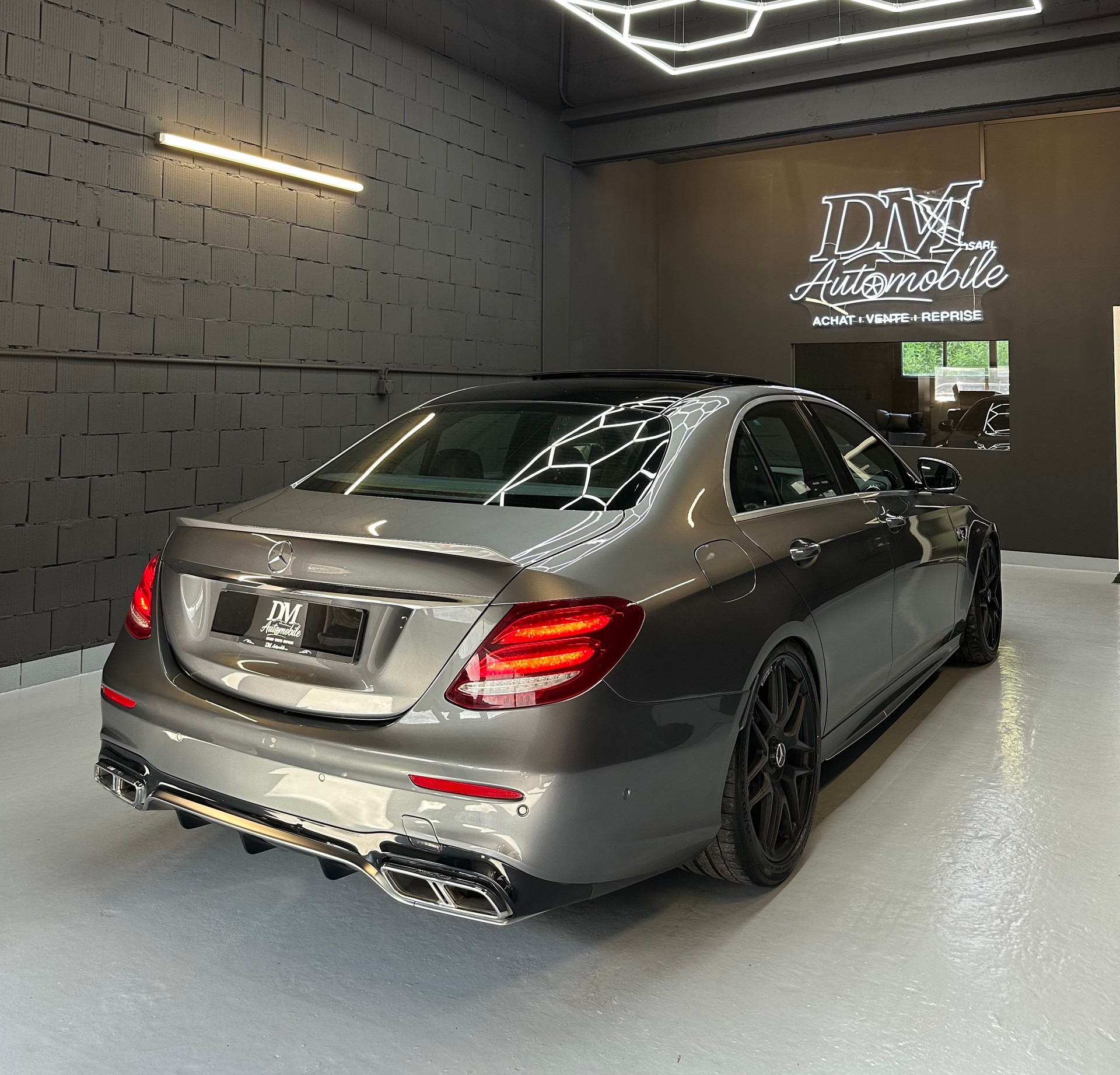 MERCEDES-BENZ E 63 AMG S 4Matic No Fap-No OPF // Leasing dès 749.- // Freins Céramique - keramik // Panorama // Distronic // Garantie-image-5