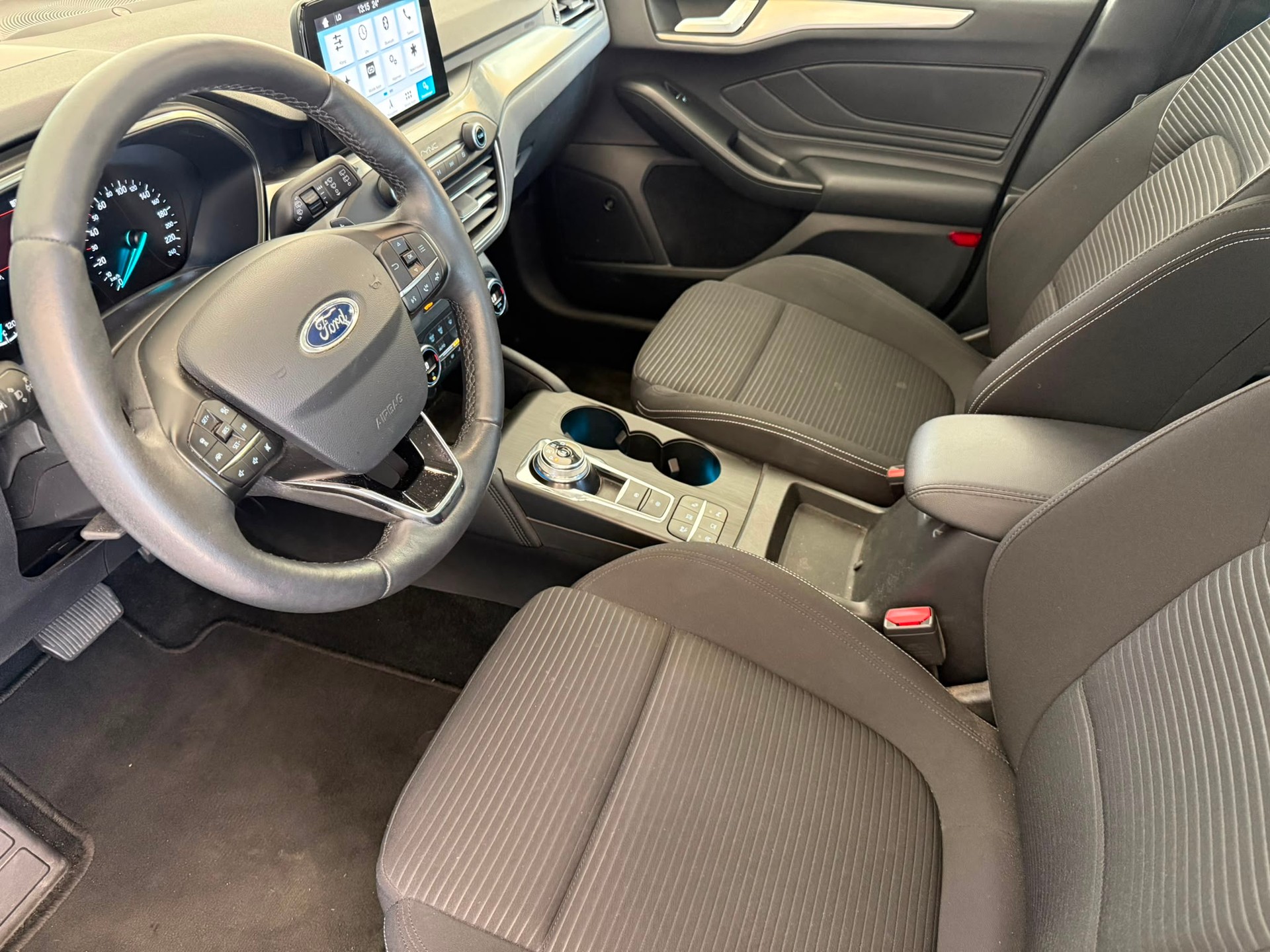 FORD Focus 1.5 TDCi Business Automatic-image-8