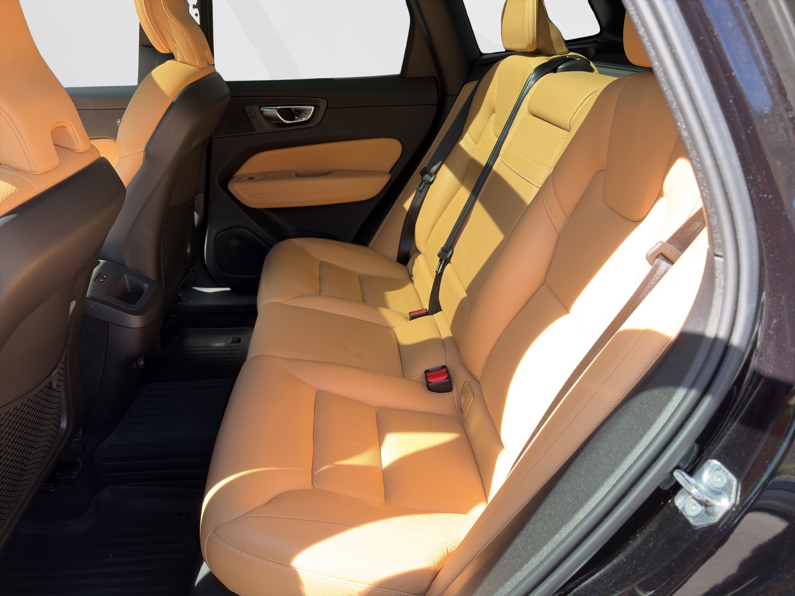 VOLVO XC60 2.0 B4 MH Inscription AWD-image-18