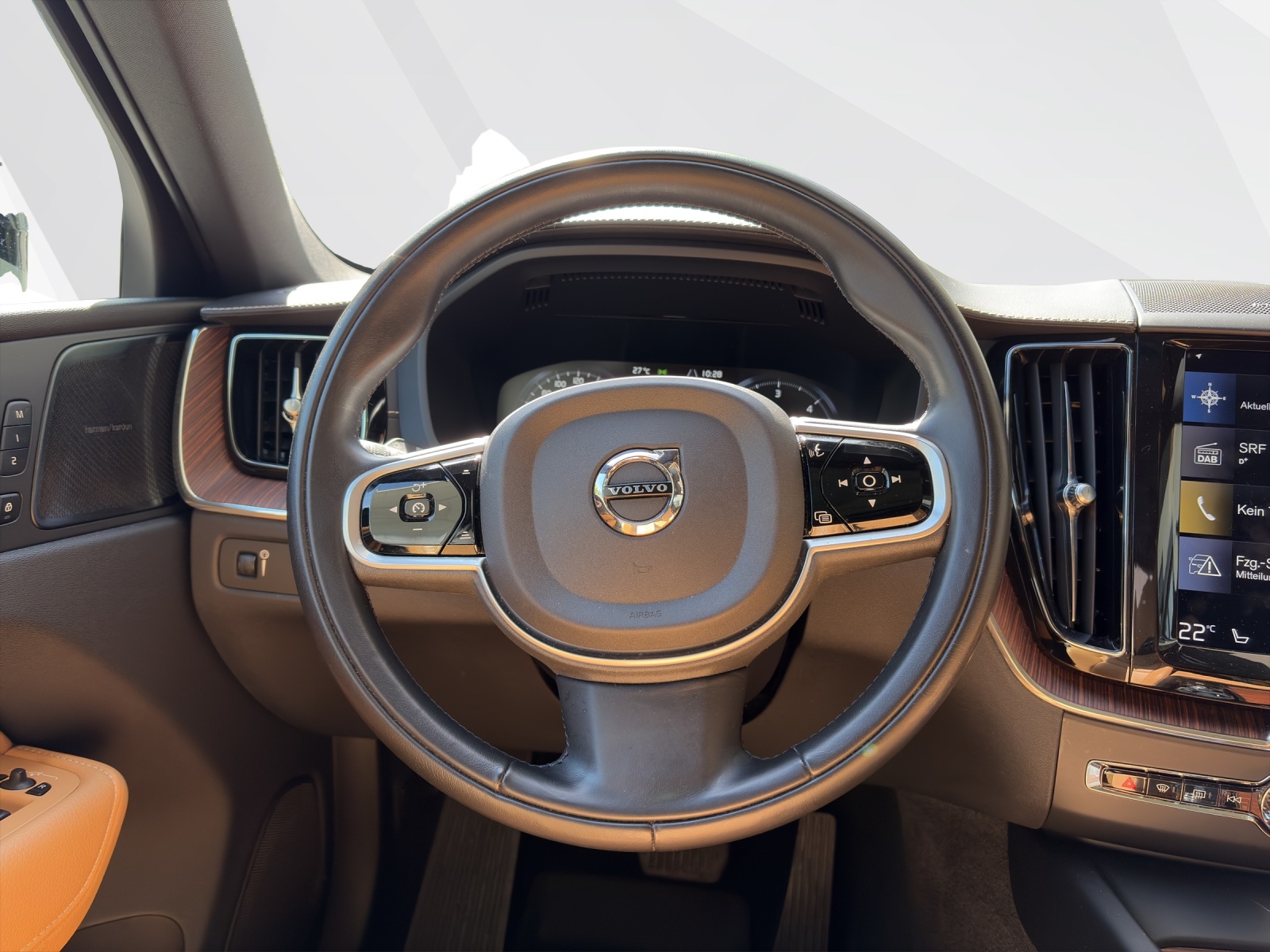 VOLVO XC60 2.0 B4 MH Inscription AWD-image-11