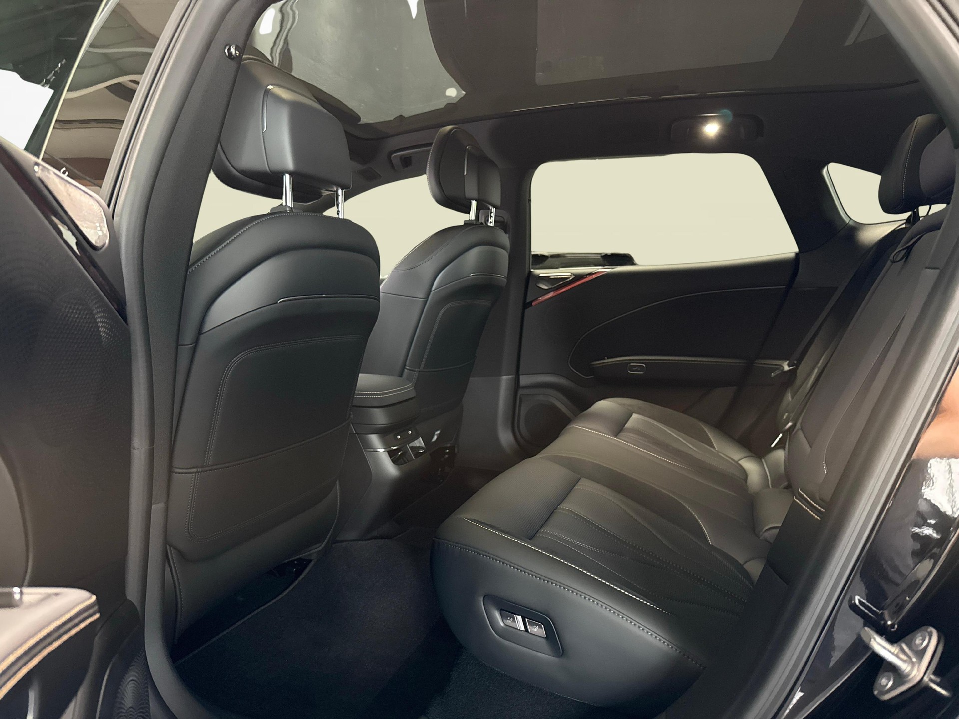 ZEEKR 7GT Privilege AWD-image-11