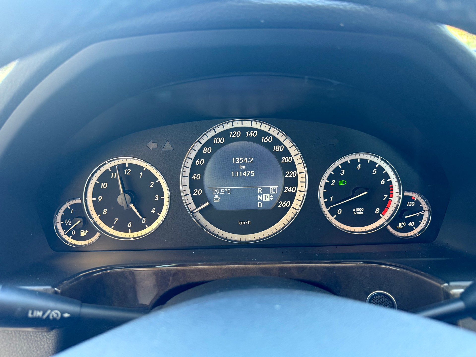 MERCEDES-BENZ E 350 4Matic 7G-Tronic-image-13