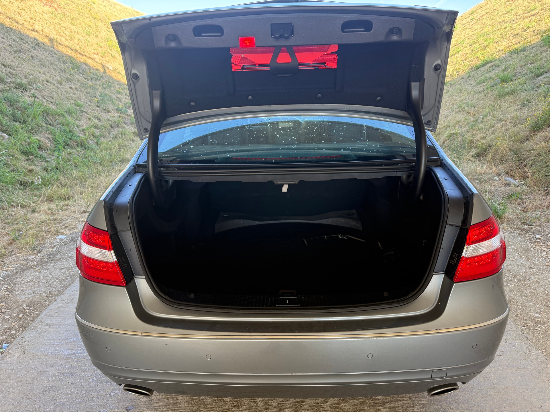 MERCEDES-BENZ E 350 4Matic 7G-Tronic-image-8