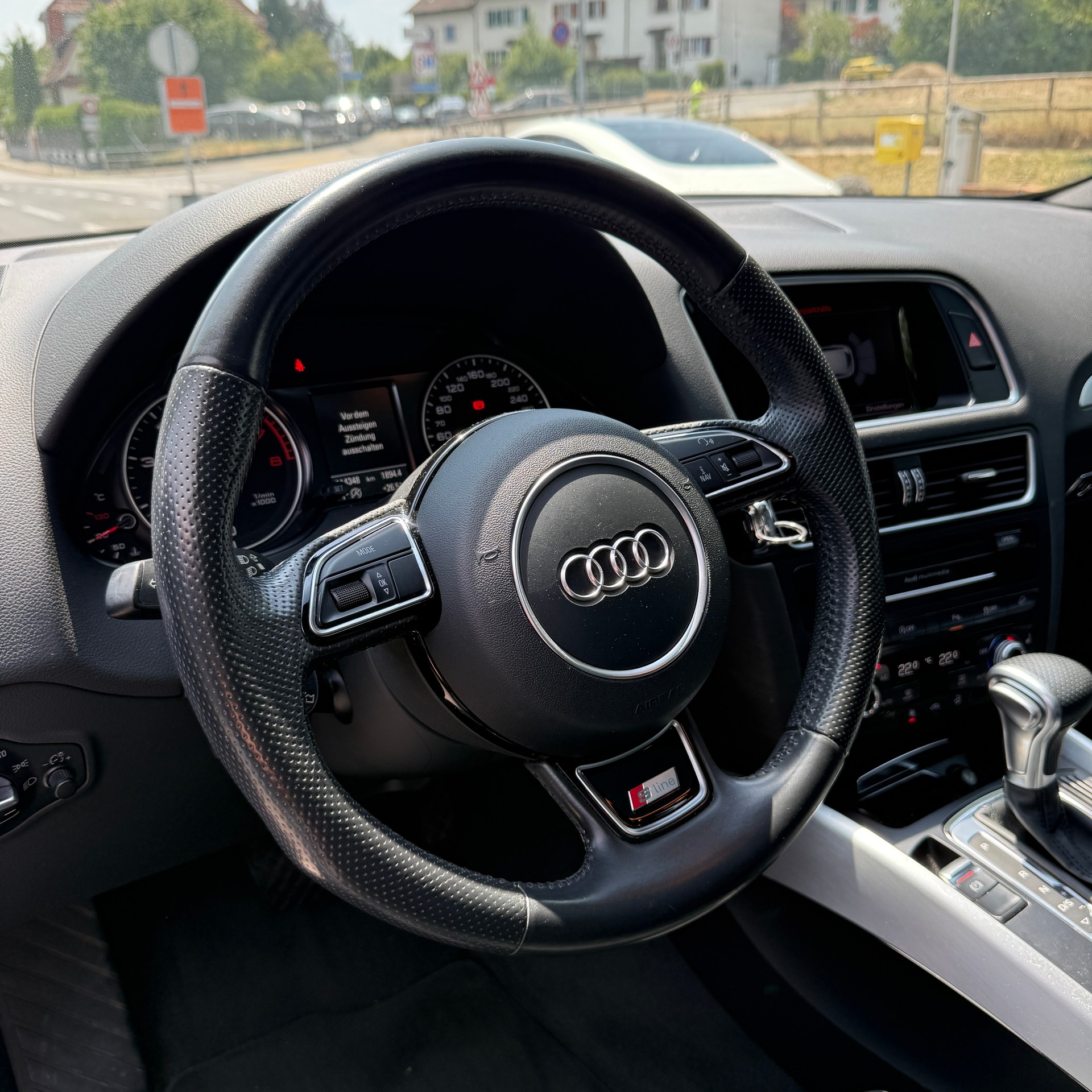 AUDI Q5 2.0 TFSI quattro tiptronic-image-9