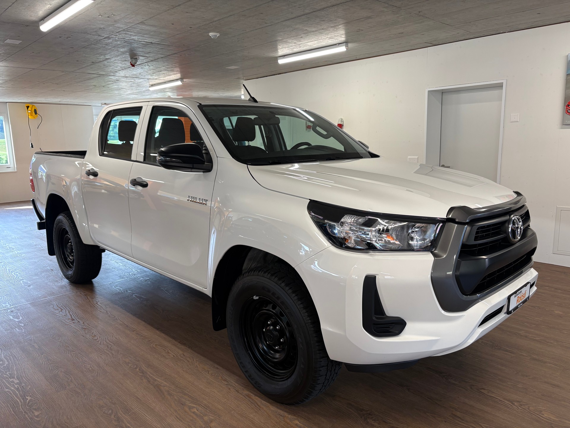 TOYOTA Hilux 2.4D-4D Comfort Double Cab 4x4-image-2