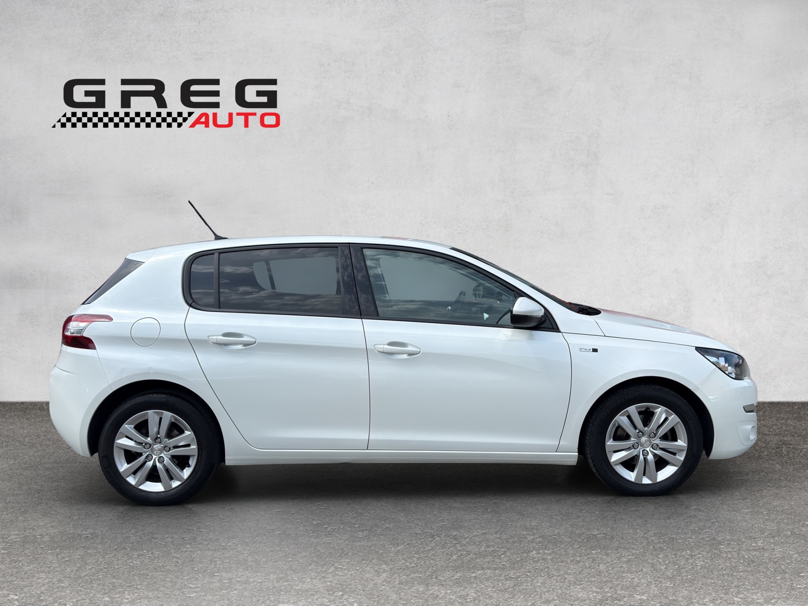 PEUGEOT 1.6 BlueHDI Active Automatic-image-5