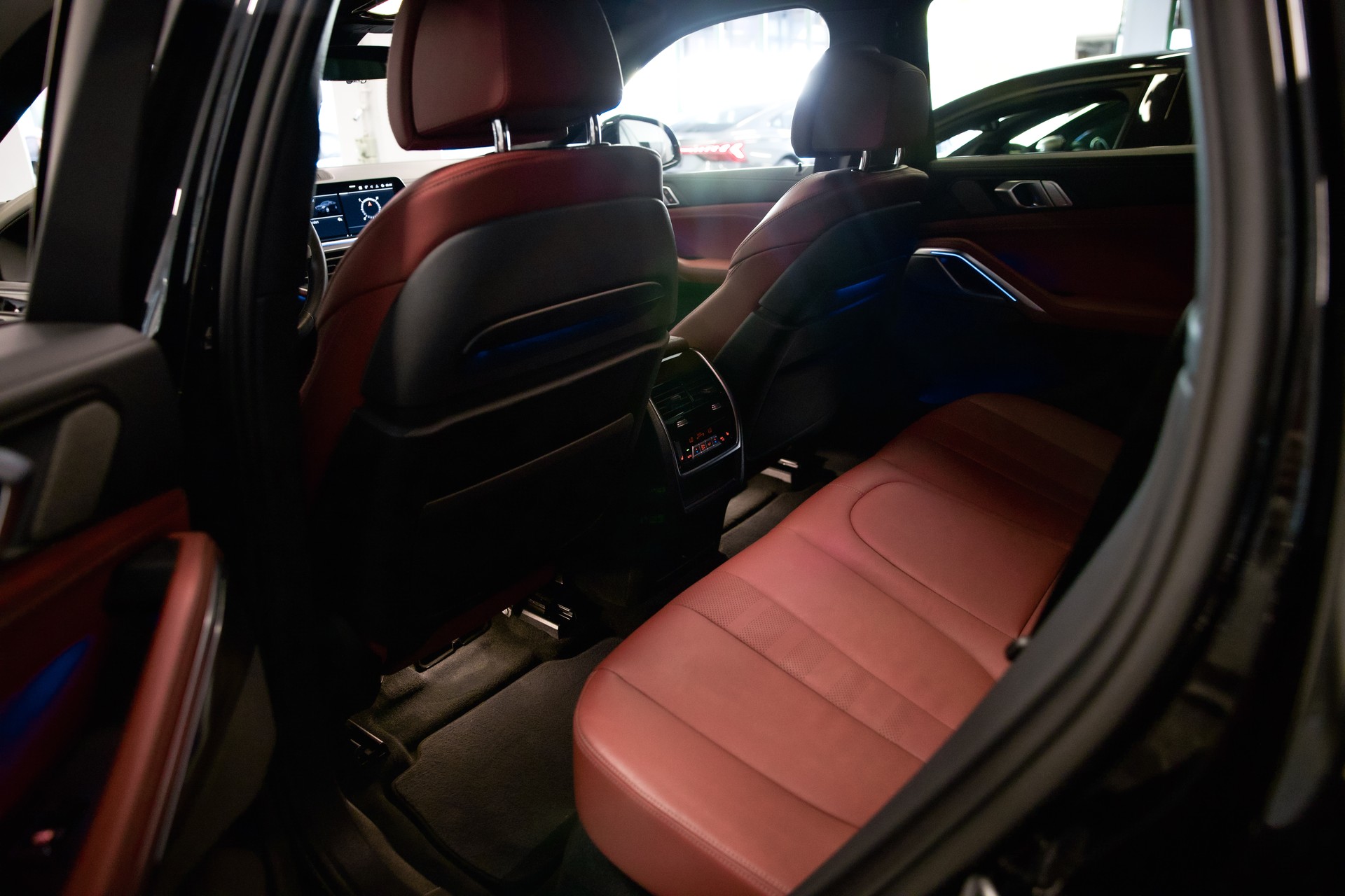 BMW X6 M50d *CH-Fahrzeug mit Gratisservice*-image-21