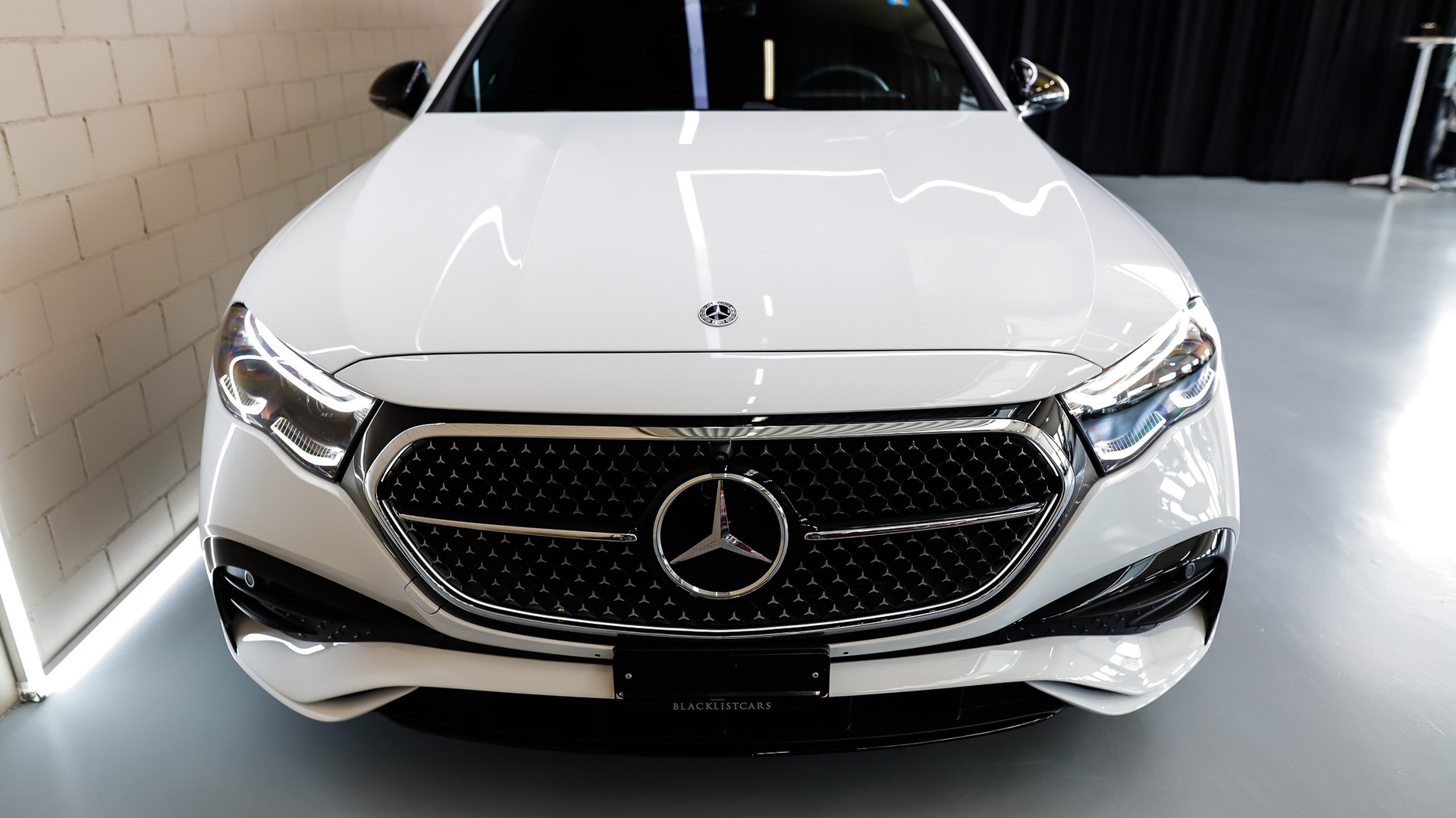 MERCEDES-BENZ E 300 de T 4Matic EQ Hybrid 9G-Tronic-showroom-element-2