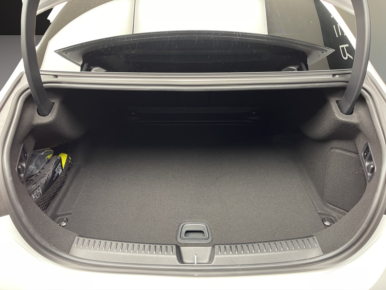 MERCEDES-BENZ E 220 d 4MATIC Limousine-image-8