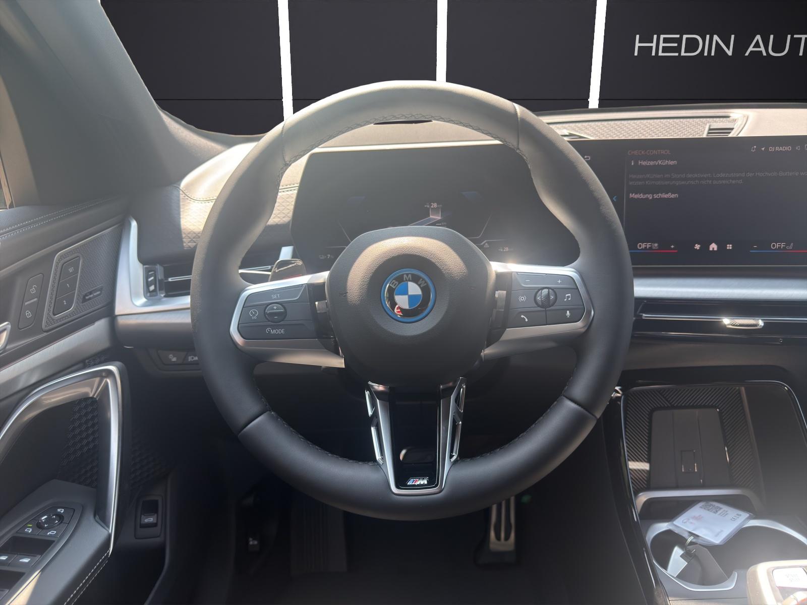 BMW iX2 30 xDrive-image-5