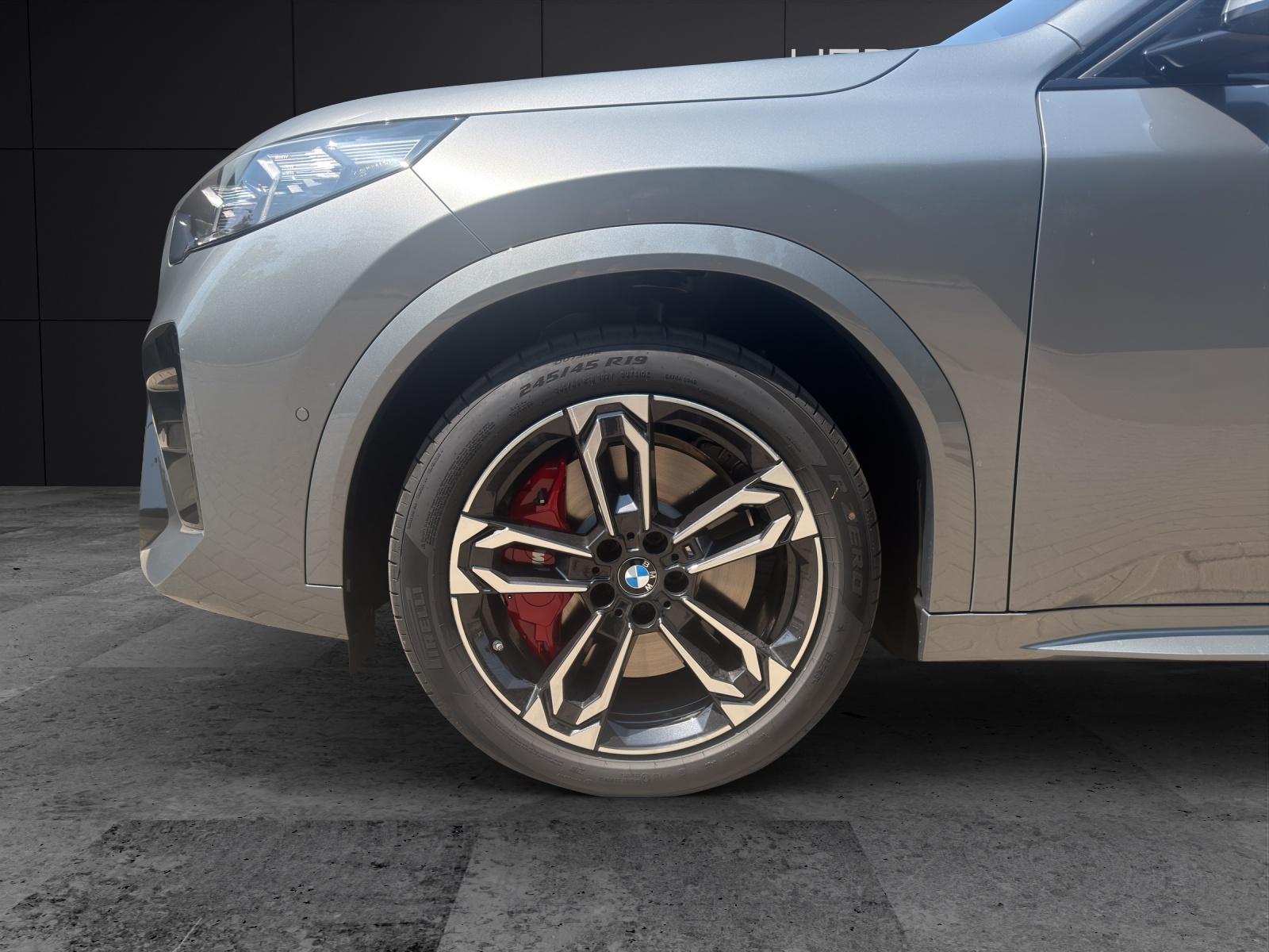 BMW iX2 30 xDrive-image-4