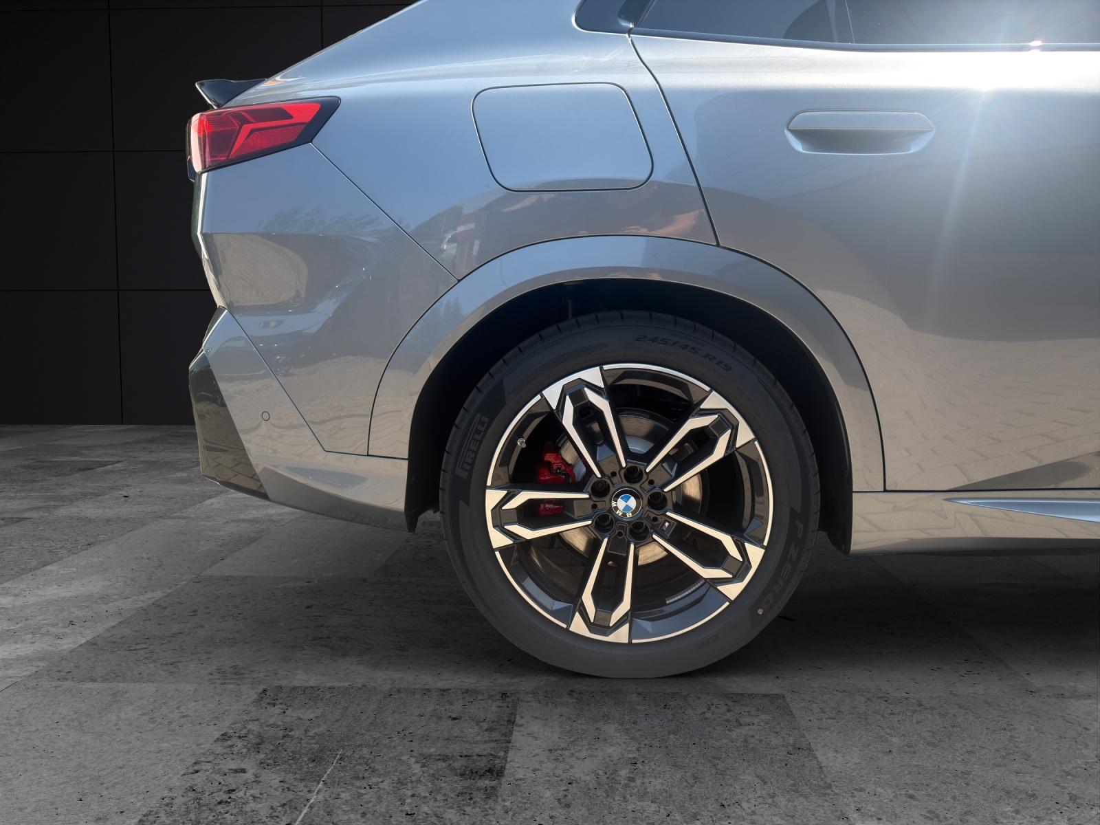BMW iX2 30 xDrive-image-19