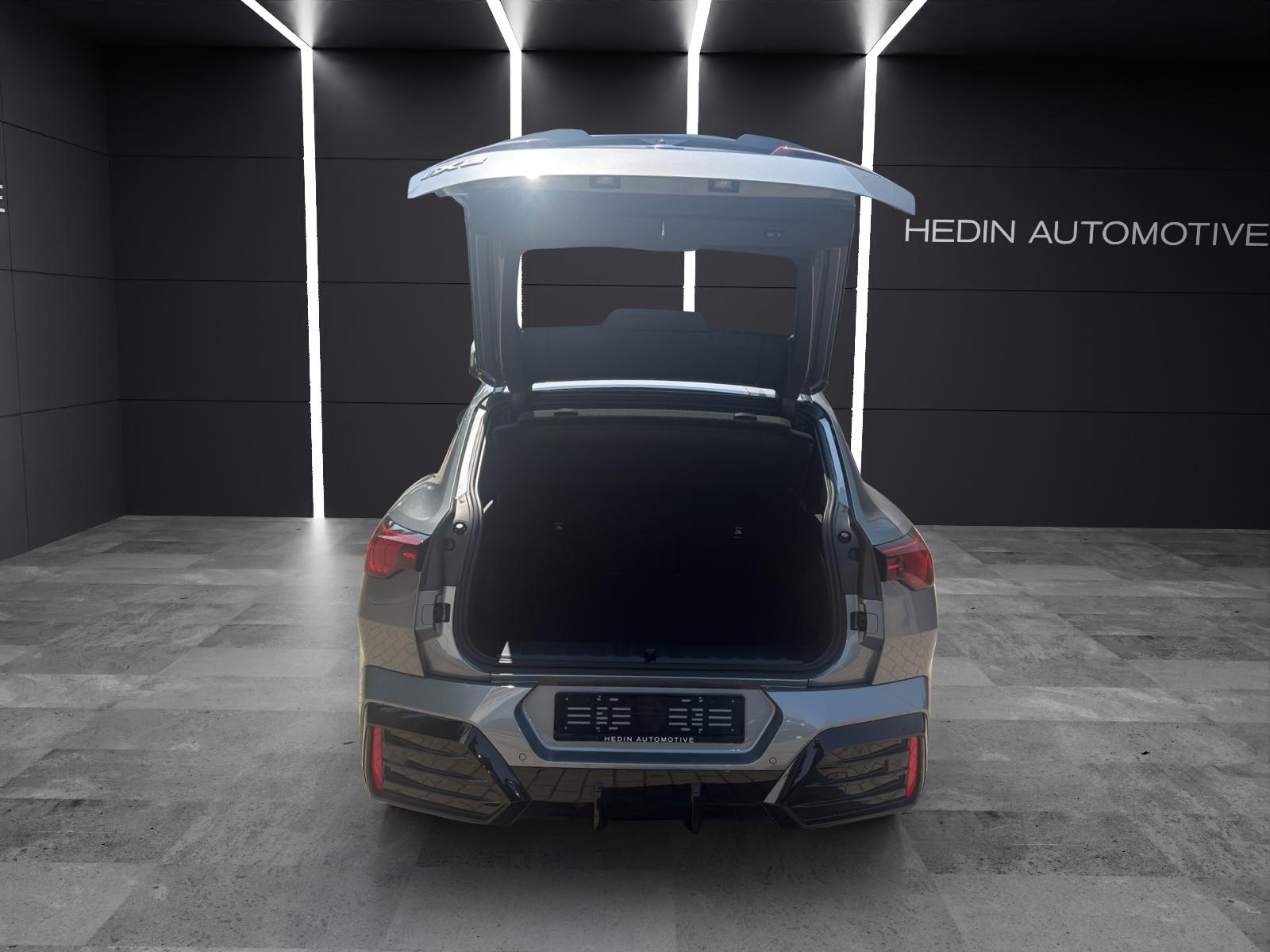BMW iX2 30 xDrive-image-9
