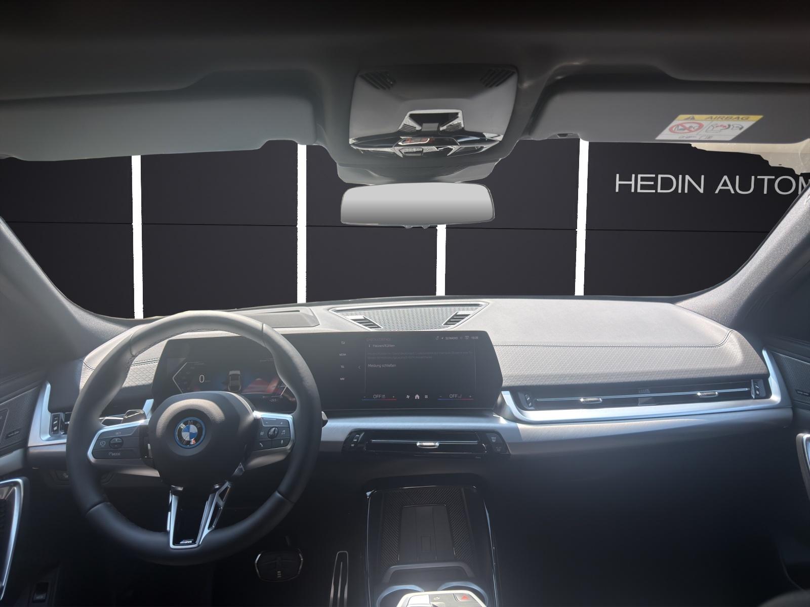 BMW iX2 30 xDrive-image-11