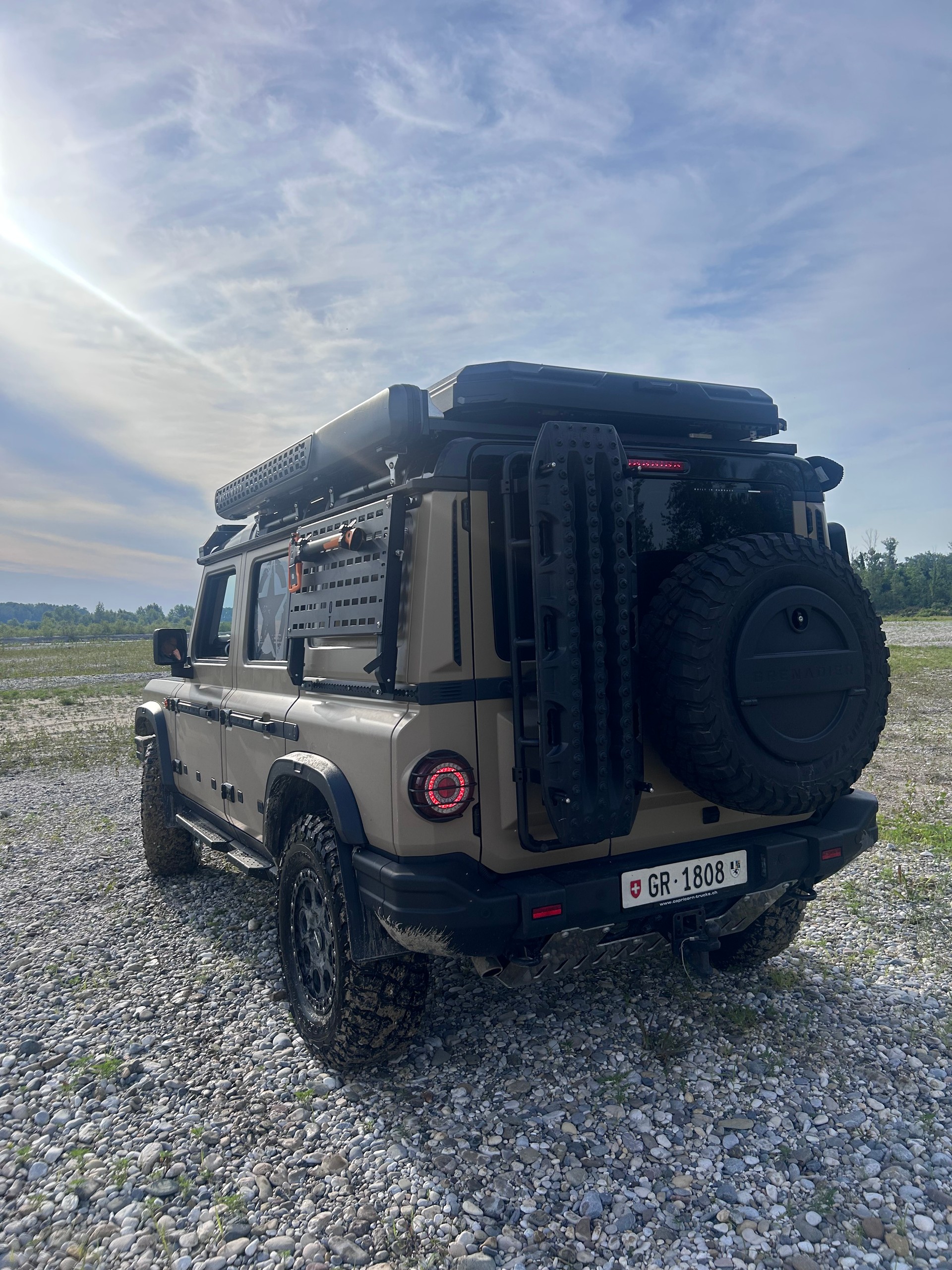 INEOS Grenadier Utility Wagon 3.0 Twin Turbo Diesel by capricorntrucks.ch-showroom-element-3
