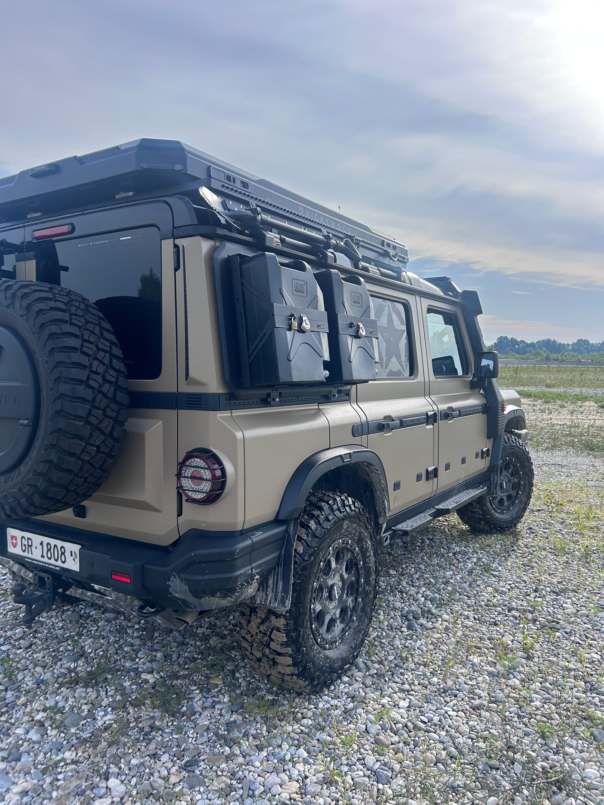 INEOS Grenadier Utility Wagon 3.0 Twin Turbo Diesel by capricorntrucks.ch-image-4