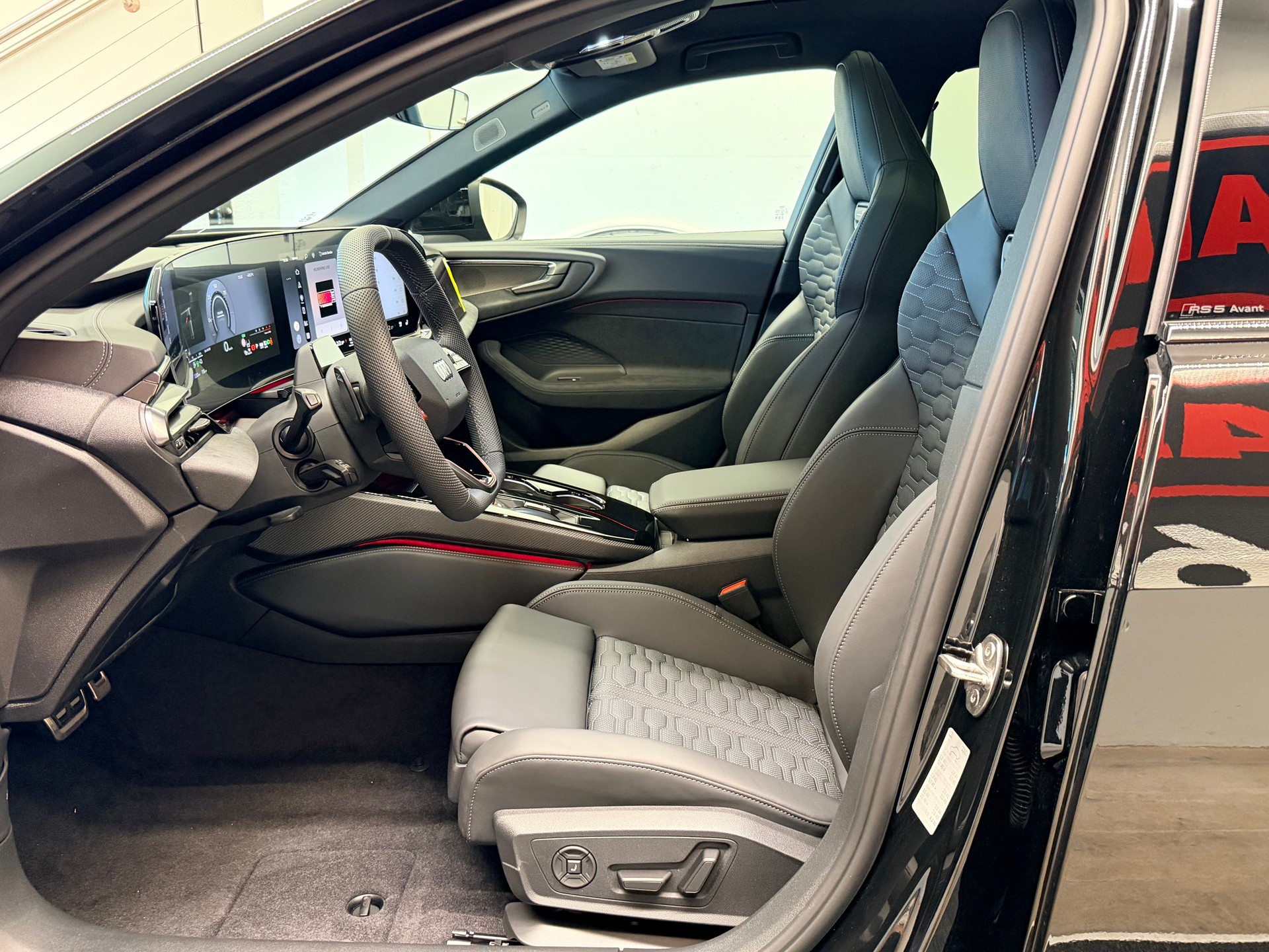 AUDI RS 5 Avant TFSI 470 kW Tiptronic quattro-image-16