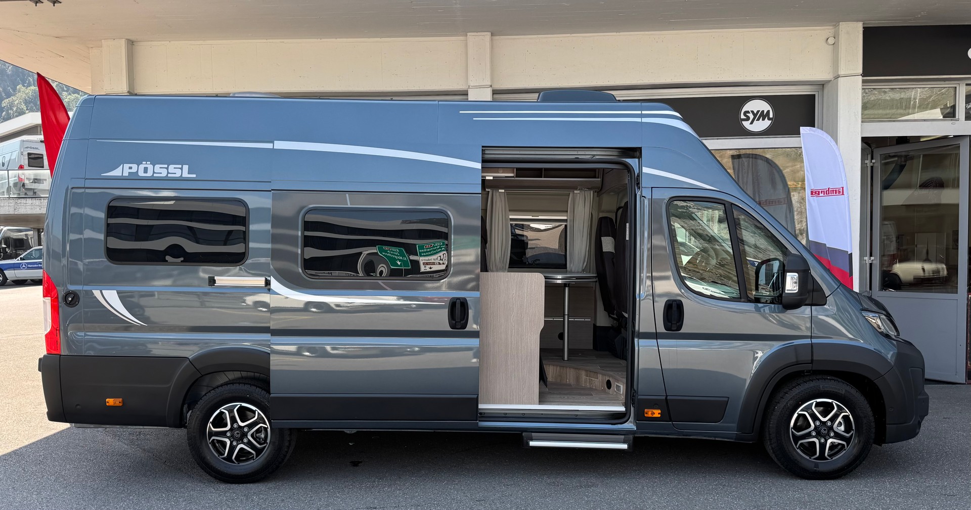 PÖSSL Roadcruiser Revolution *Hubbett*-showroom-element-2