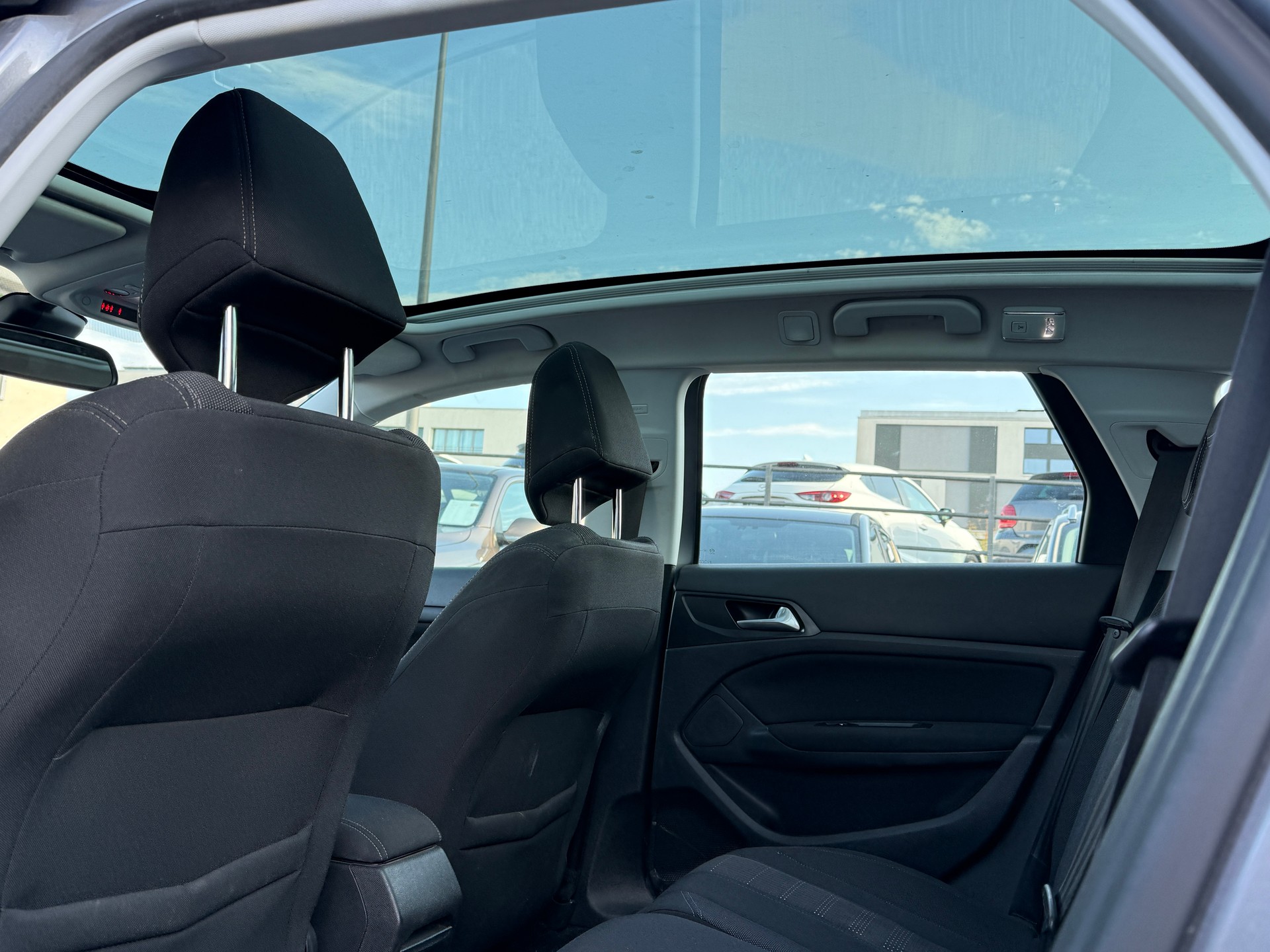 PEUGEOT 308 SW 1.2 THP Allure - Témoin de moteur reste allumé - Problème moteur - Pour Export !-image-24