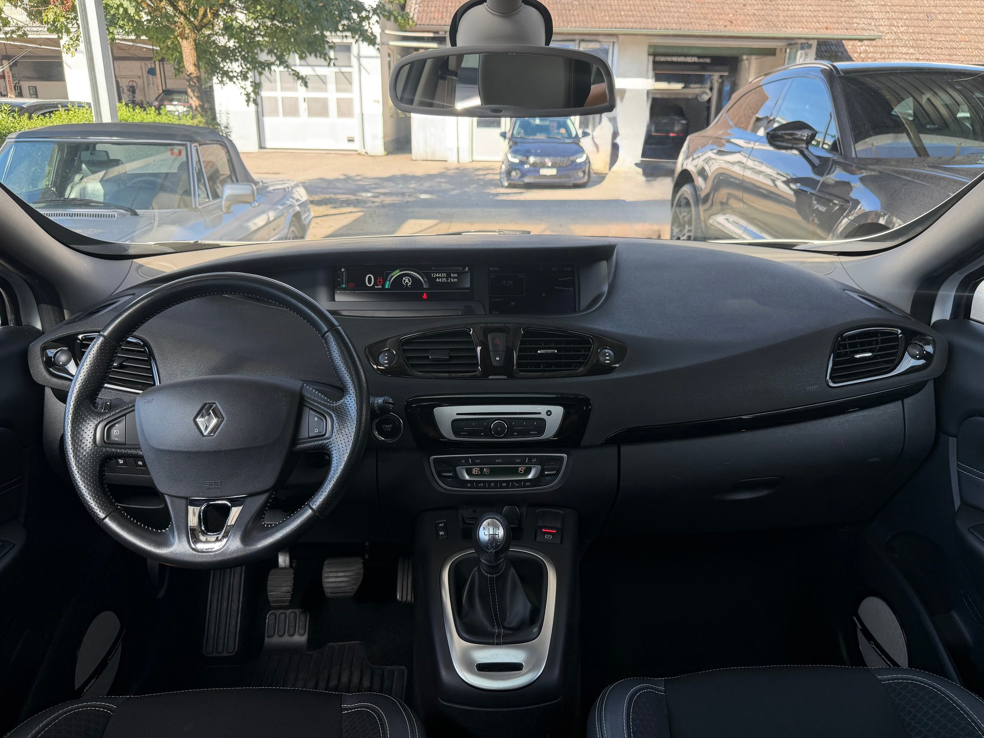RENAULT Scénic 1.2 16V Turbo Bose-image-10