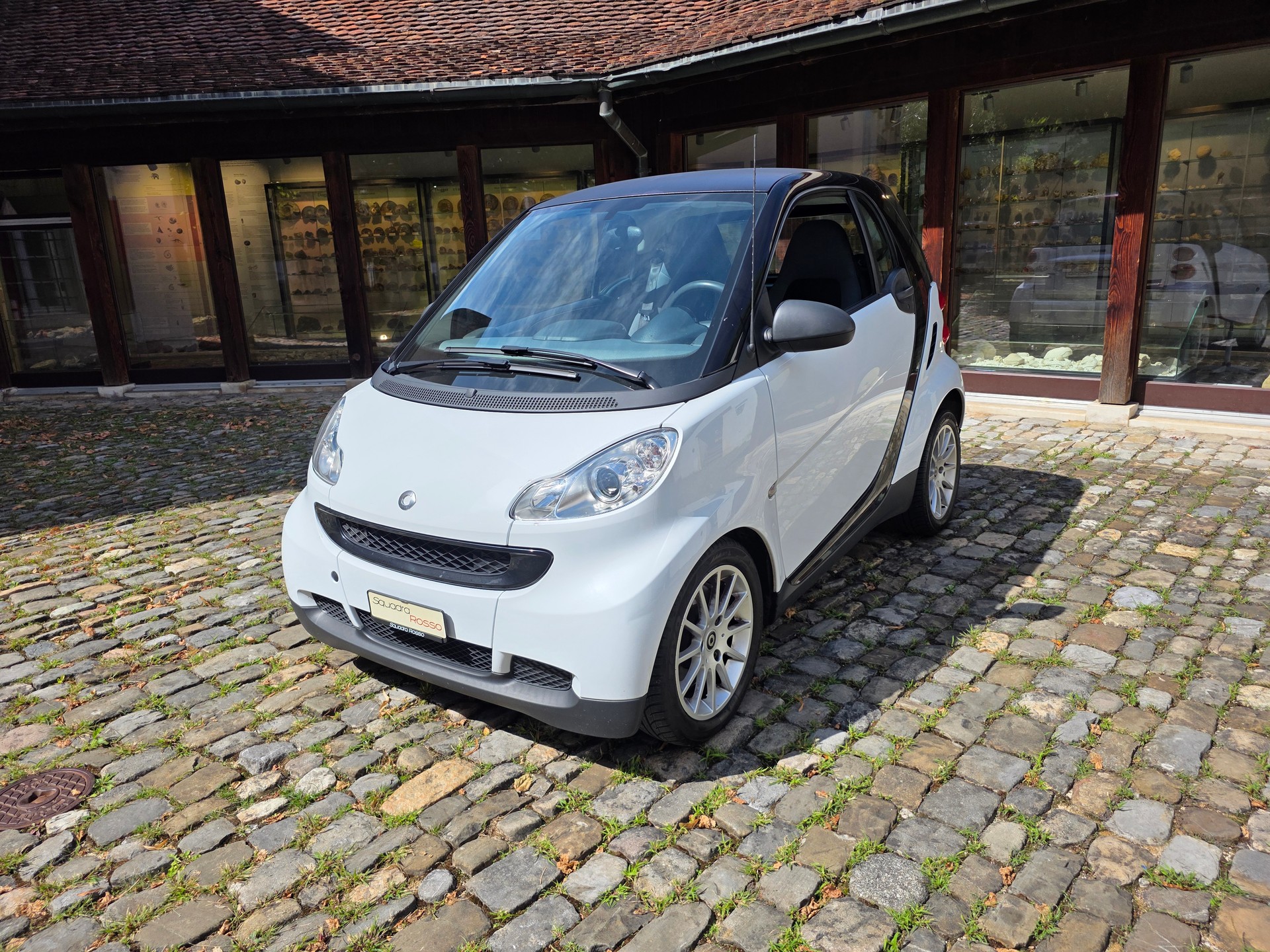 SMART fortwo black & white limited mhd softouch-image-3