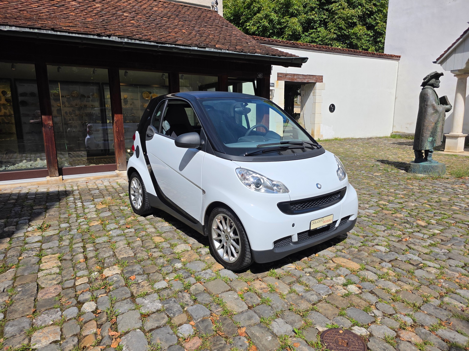 SMART fortwo black & white limited mhd softouch-image-1