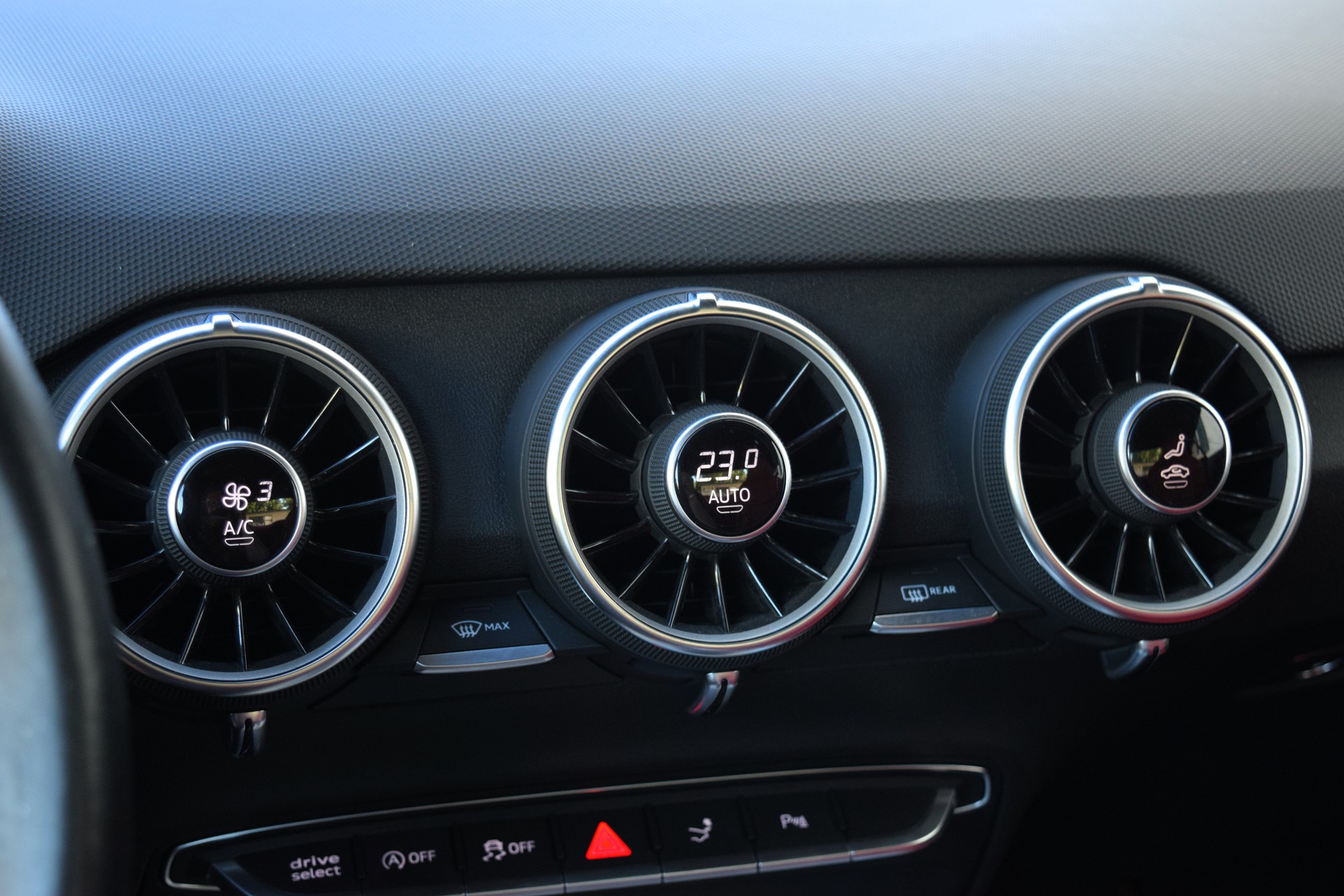 AUDI TTS Coupé 2.0 TFSI quattro S-tronic-image-2