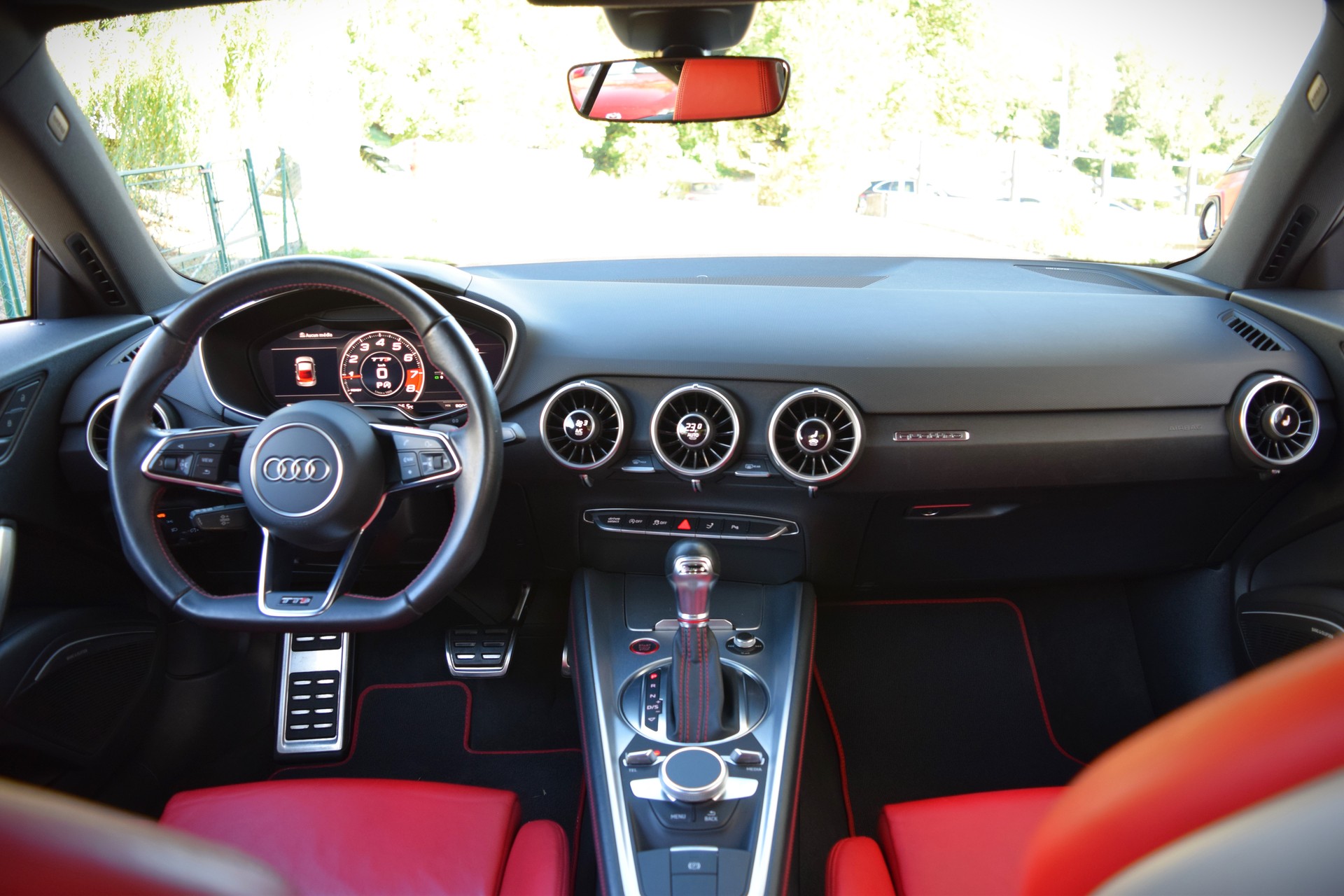 AUDI TTS Coupé 2.0 TFSI quattro S-tronic-image-1