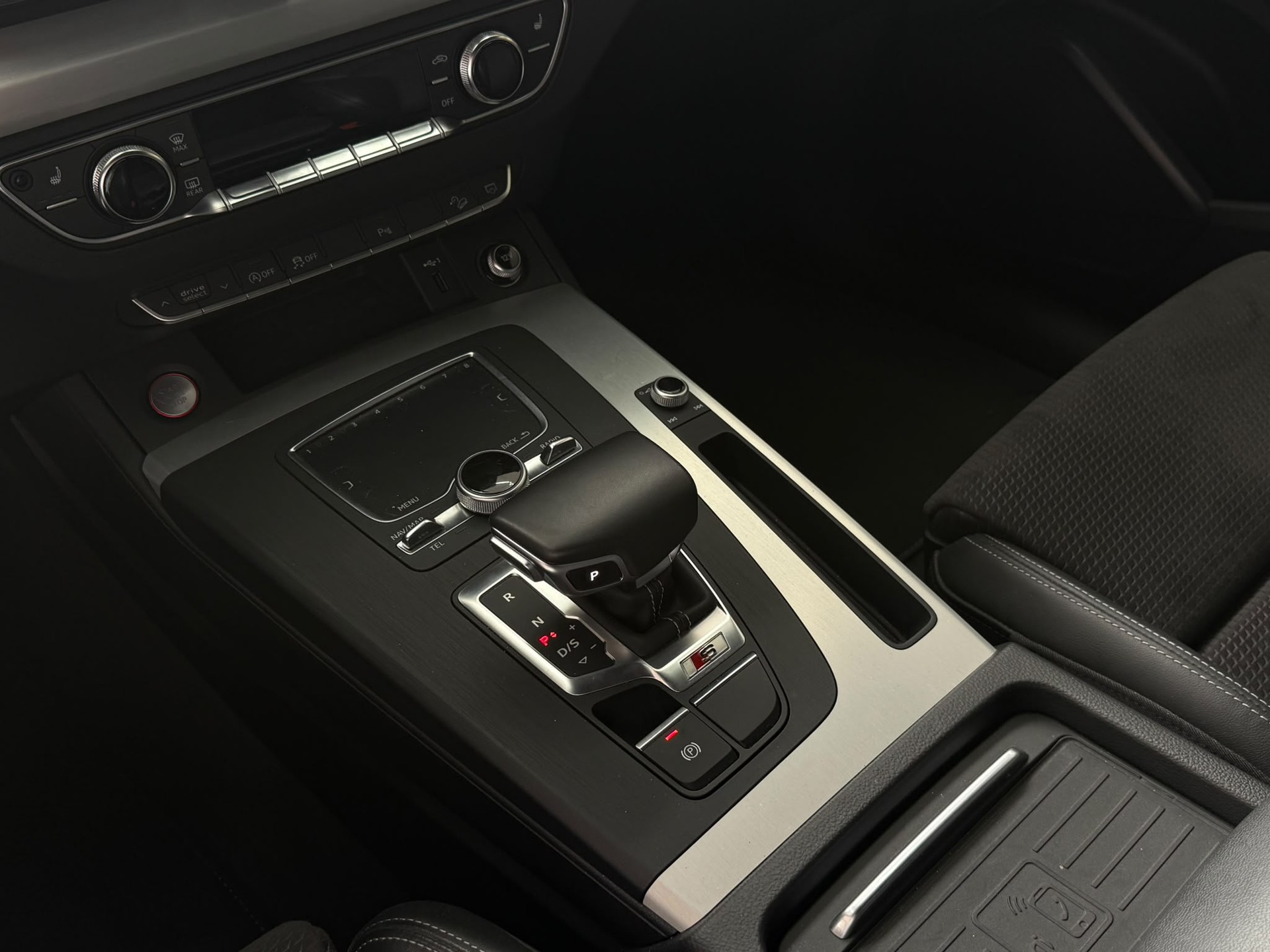 AUDI SQ5 TDI quattro tiptronic-image-28